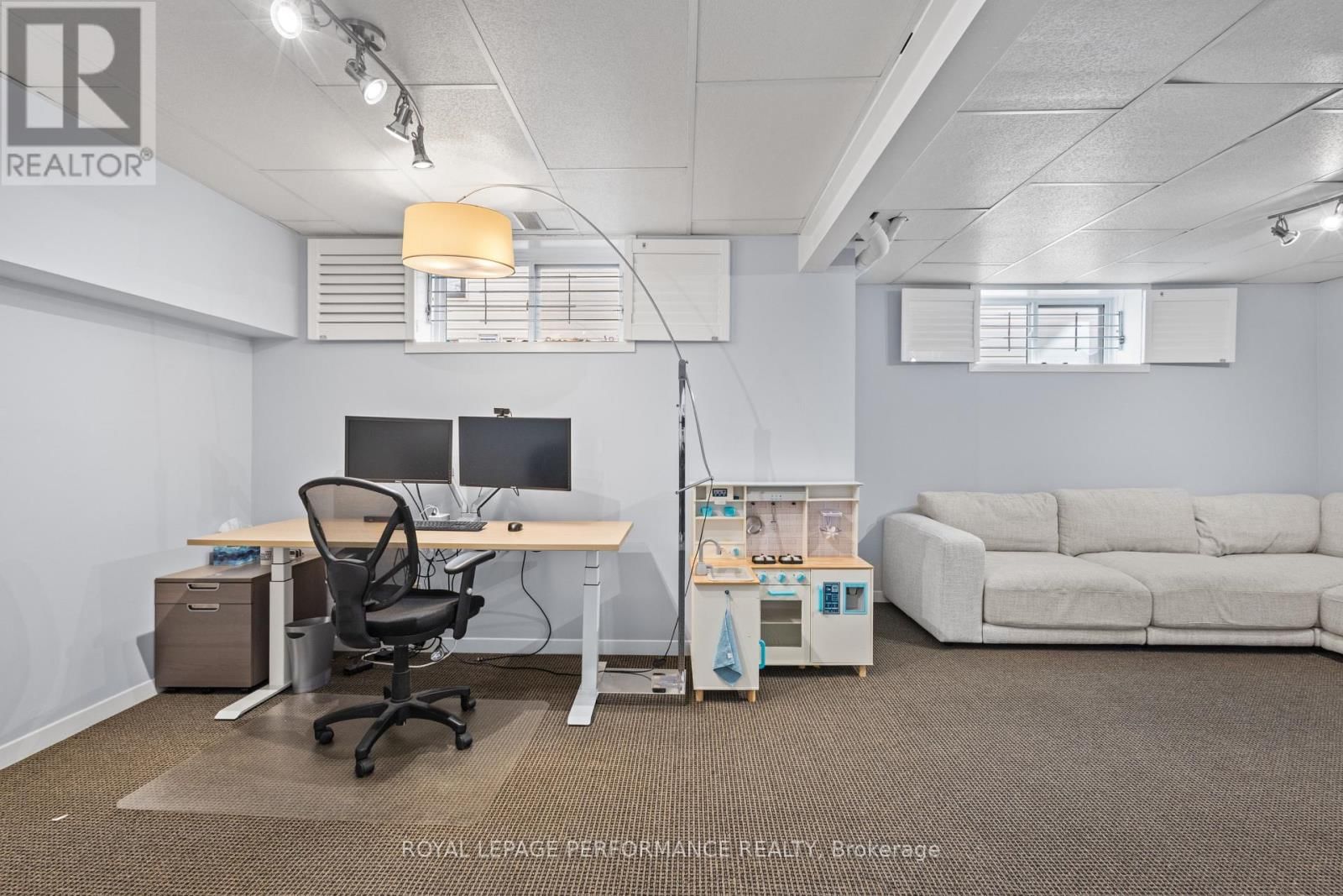 219 SWITZER AVENUE Image 35