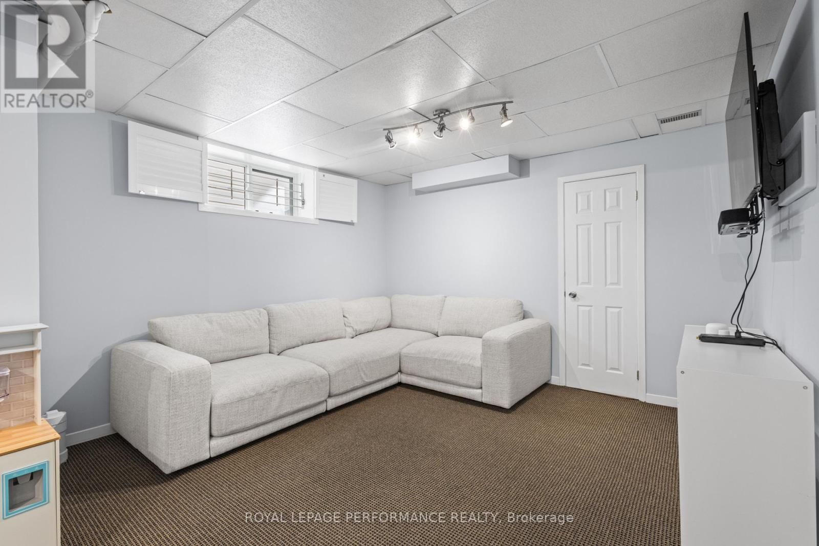 219 SWITZER AVENUE Image 36