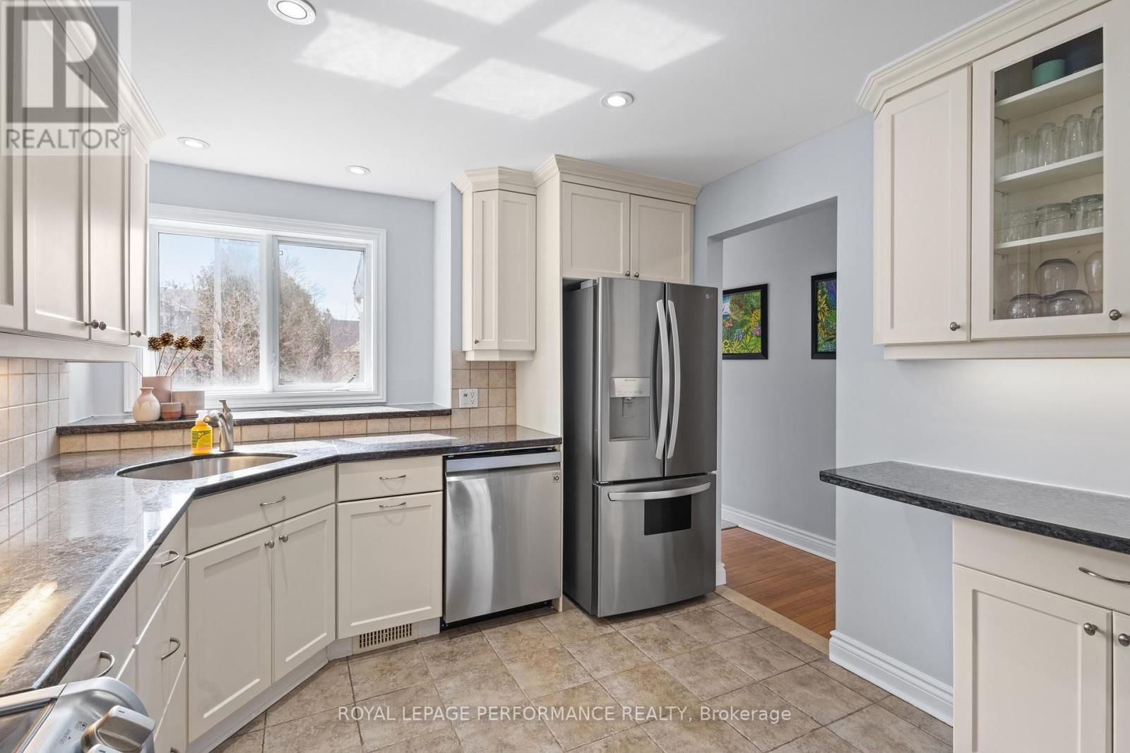 219 SWITZER AVENUE Image 5