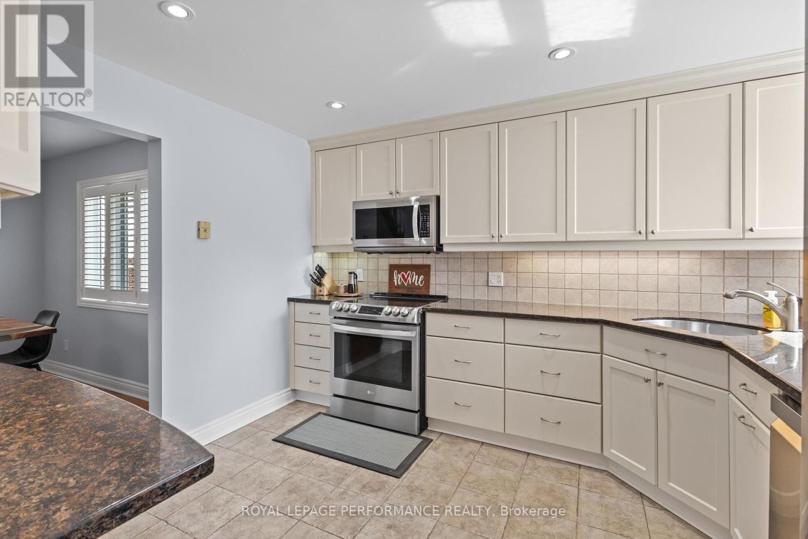 219 SWITZER AVENUE Image 8