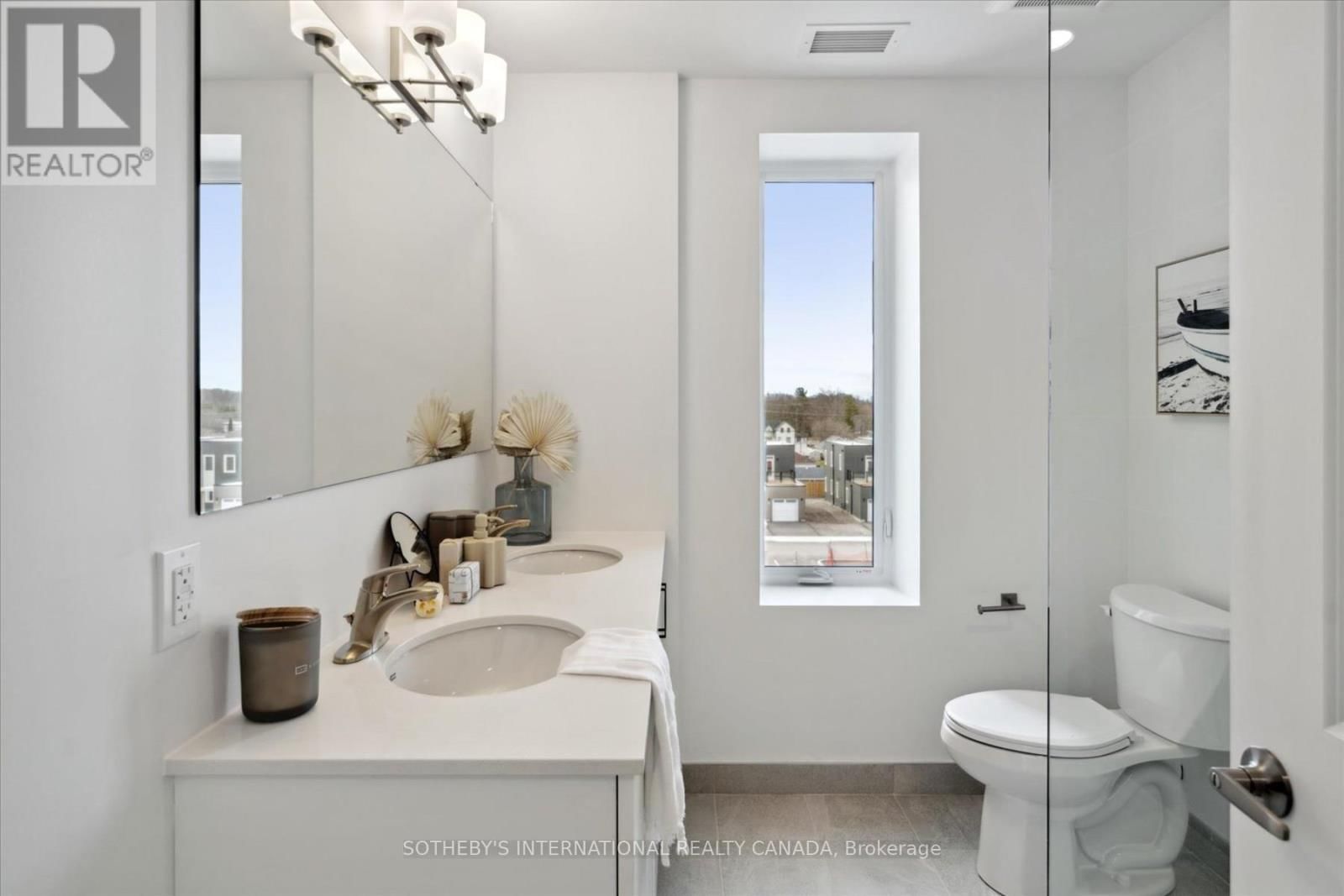 201 - 19B WEST STREET NORTH Image 16