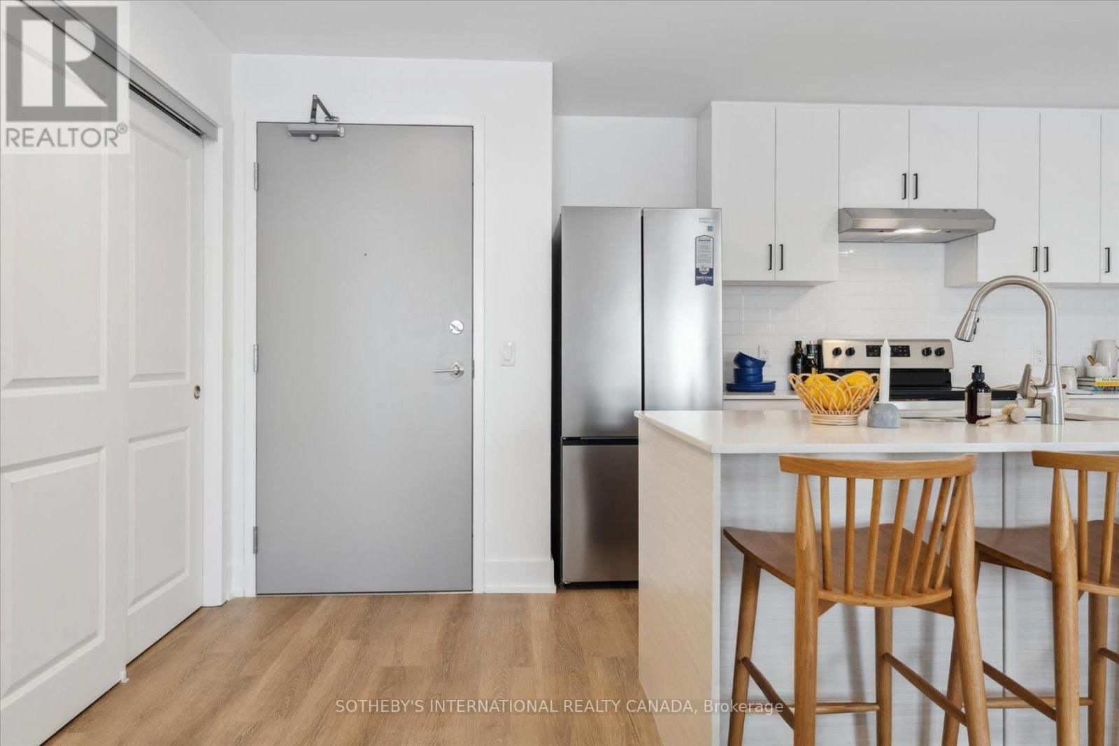 201 - 19B WEST STREET NORTH Image 3