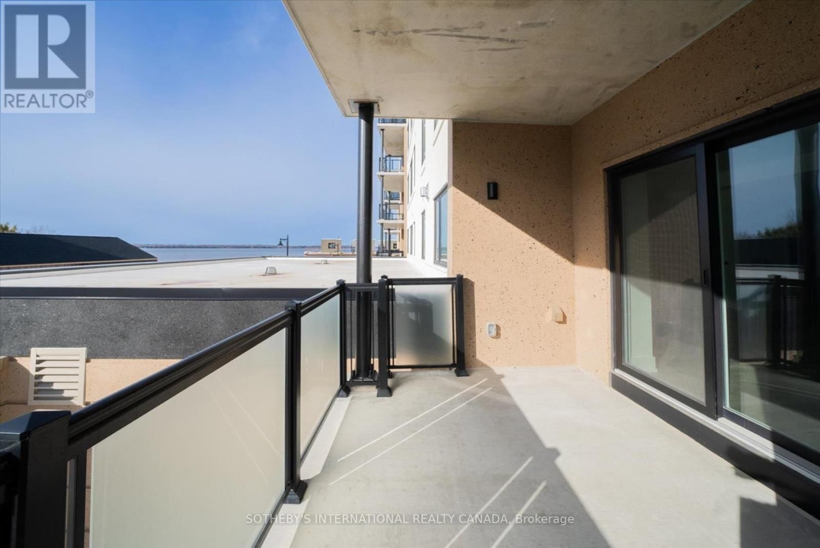 201 - 19B WEST STREET NORTH Image 31