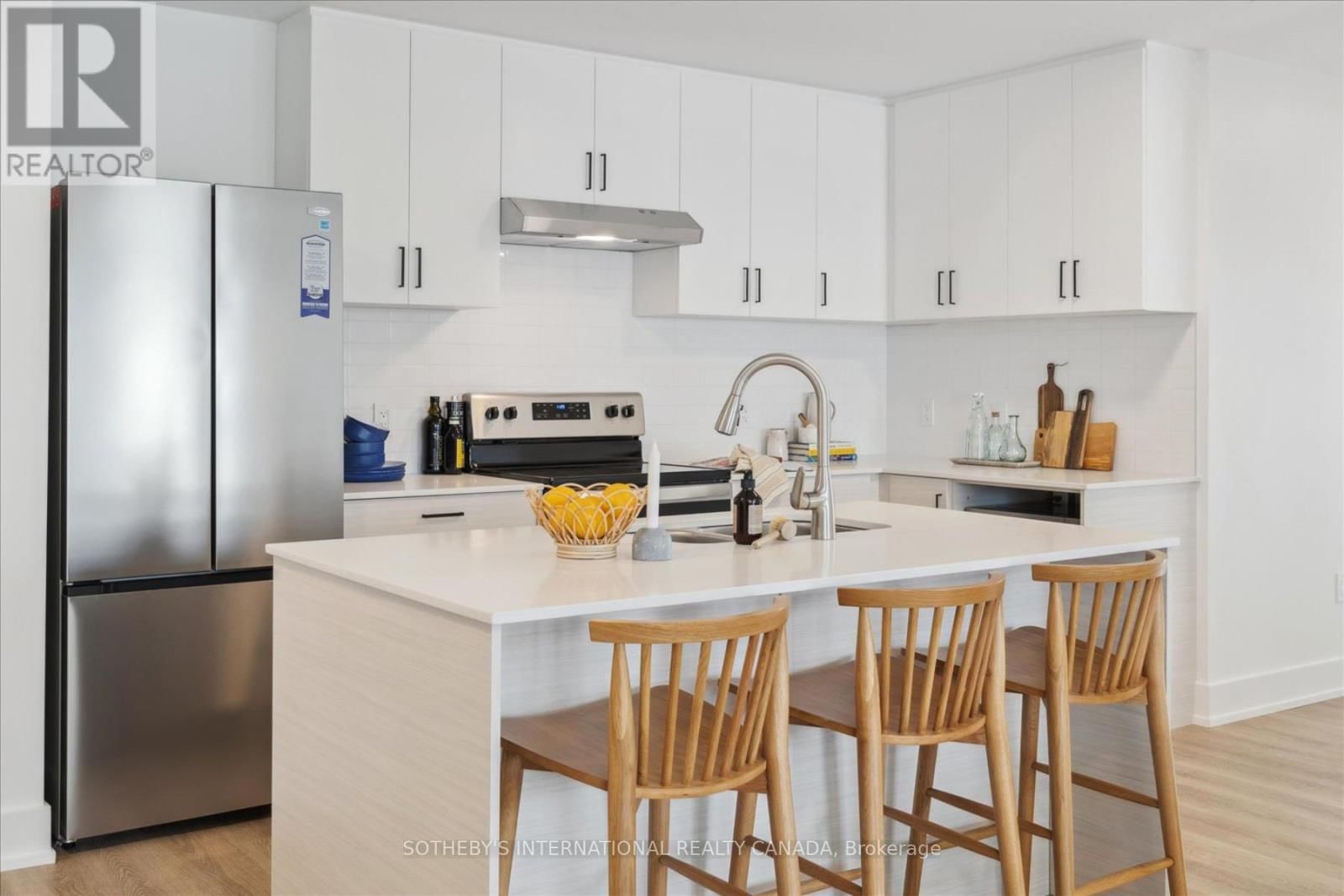 201 - 19B WEST STREET NORTH Image 4