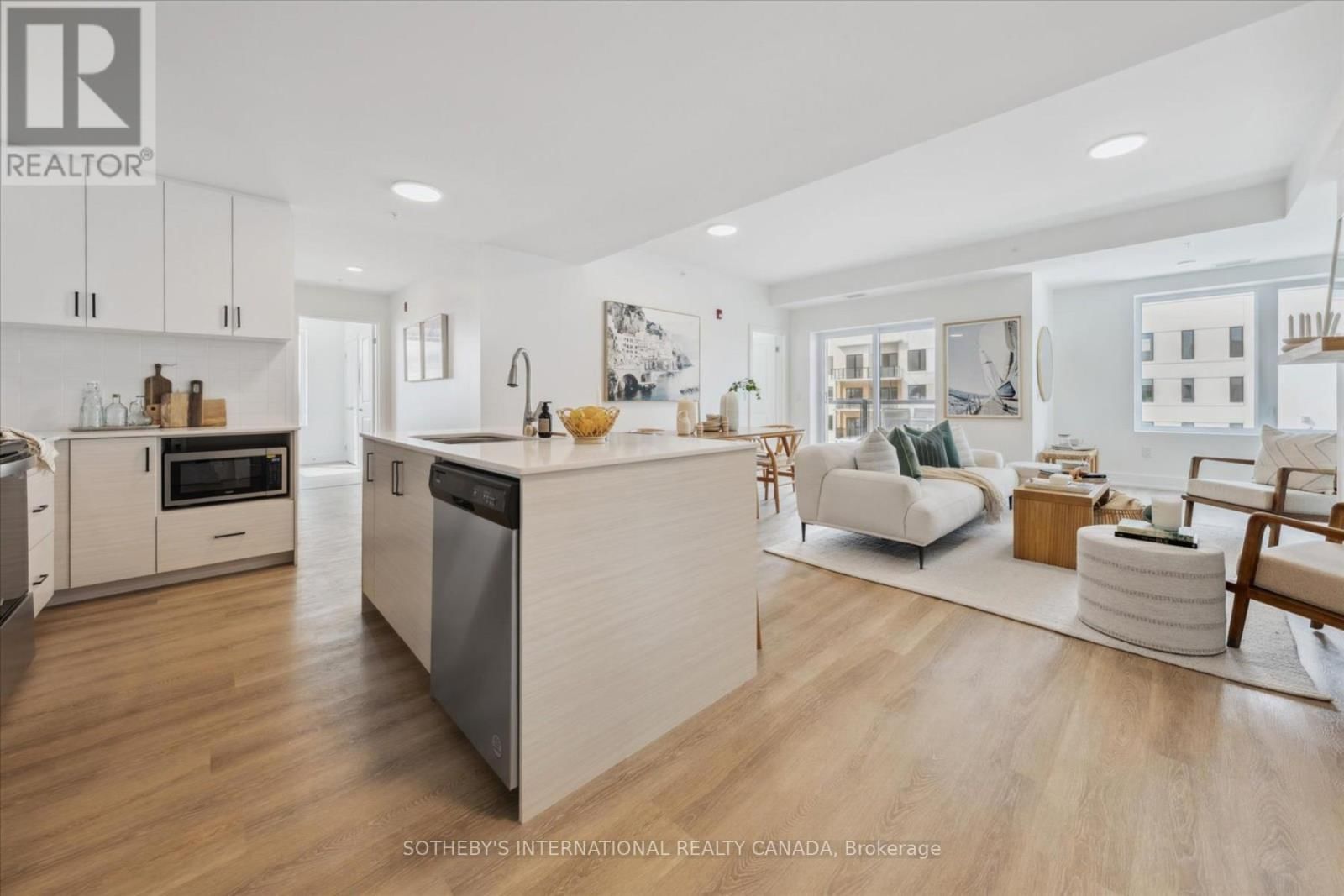 201 - 19B WEST STREET NORTH Image 5