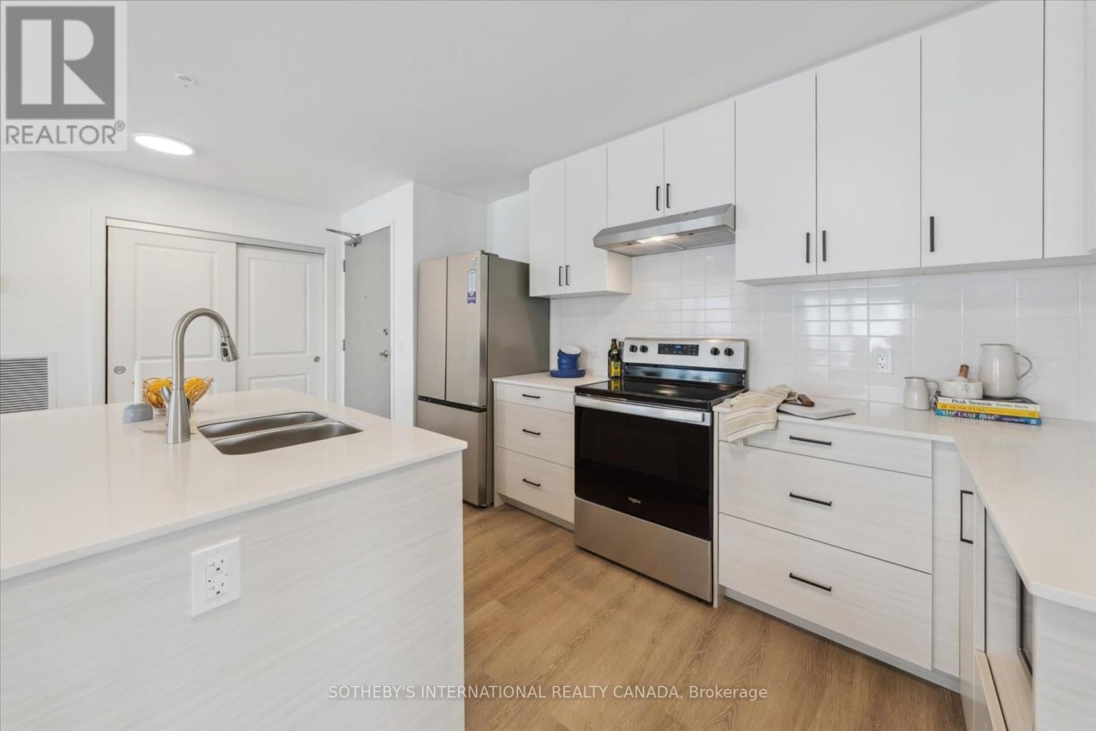 201 - 19B WEST STREET NORTH Image 6