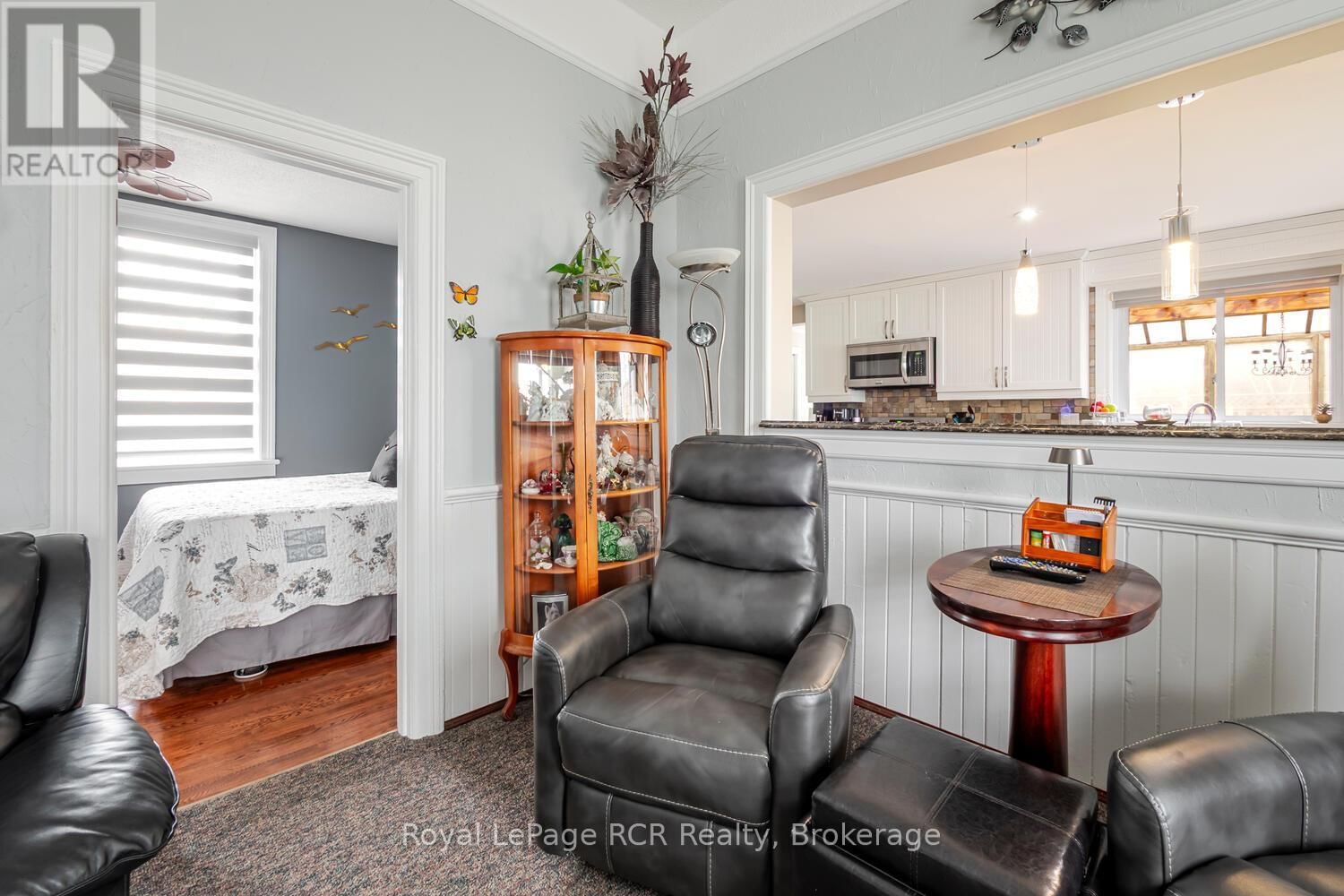 631 9TH STREET WEST Image 15