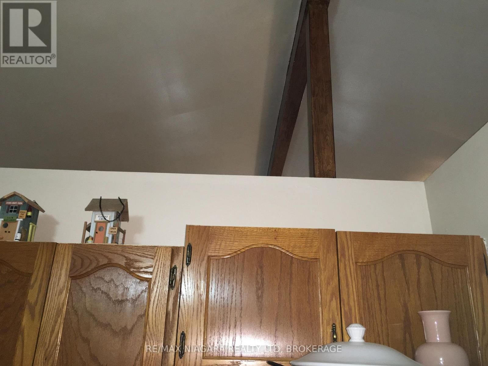 4577 DRUMMOND ROAD Image 20