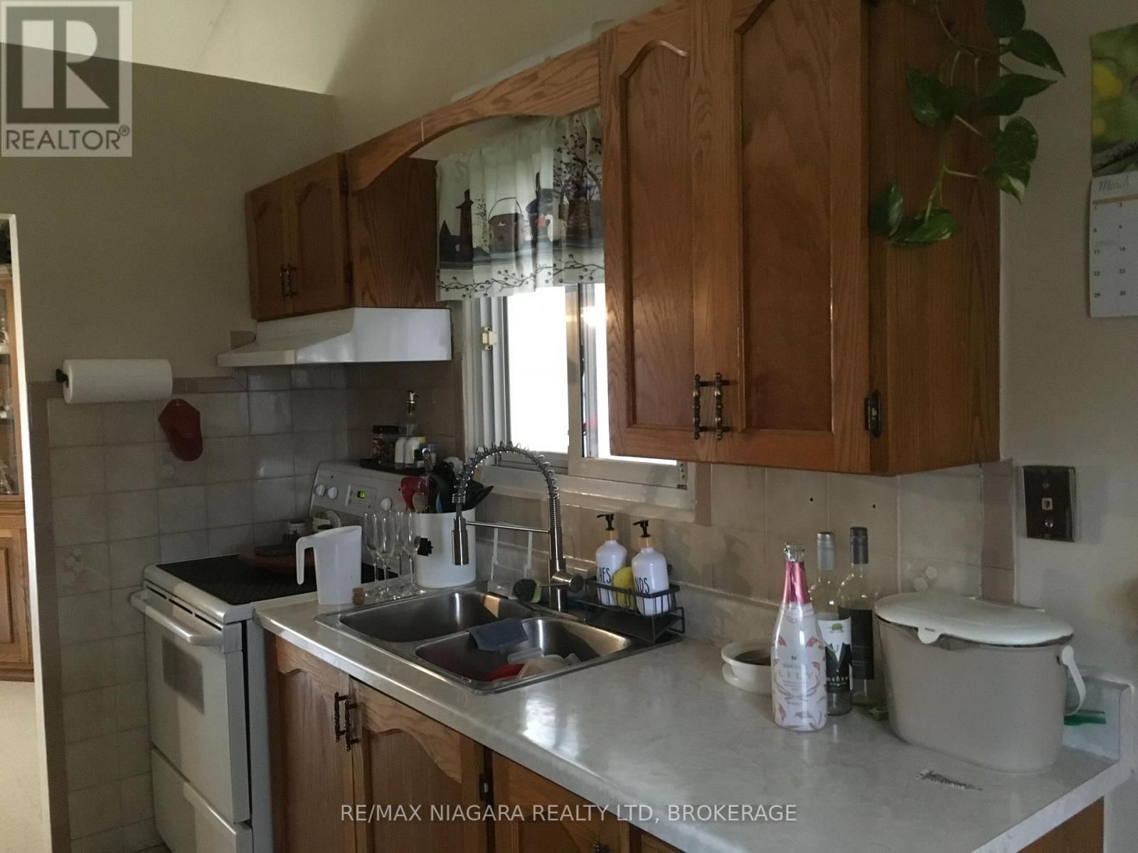 4577 DRUMMOND ROAD Image 22