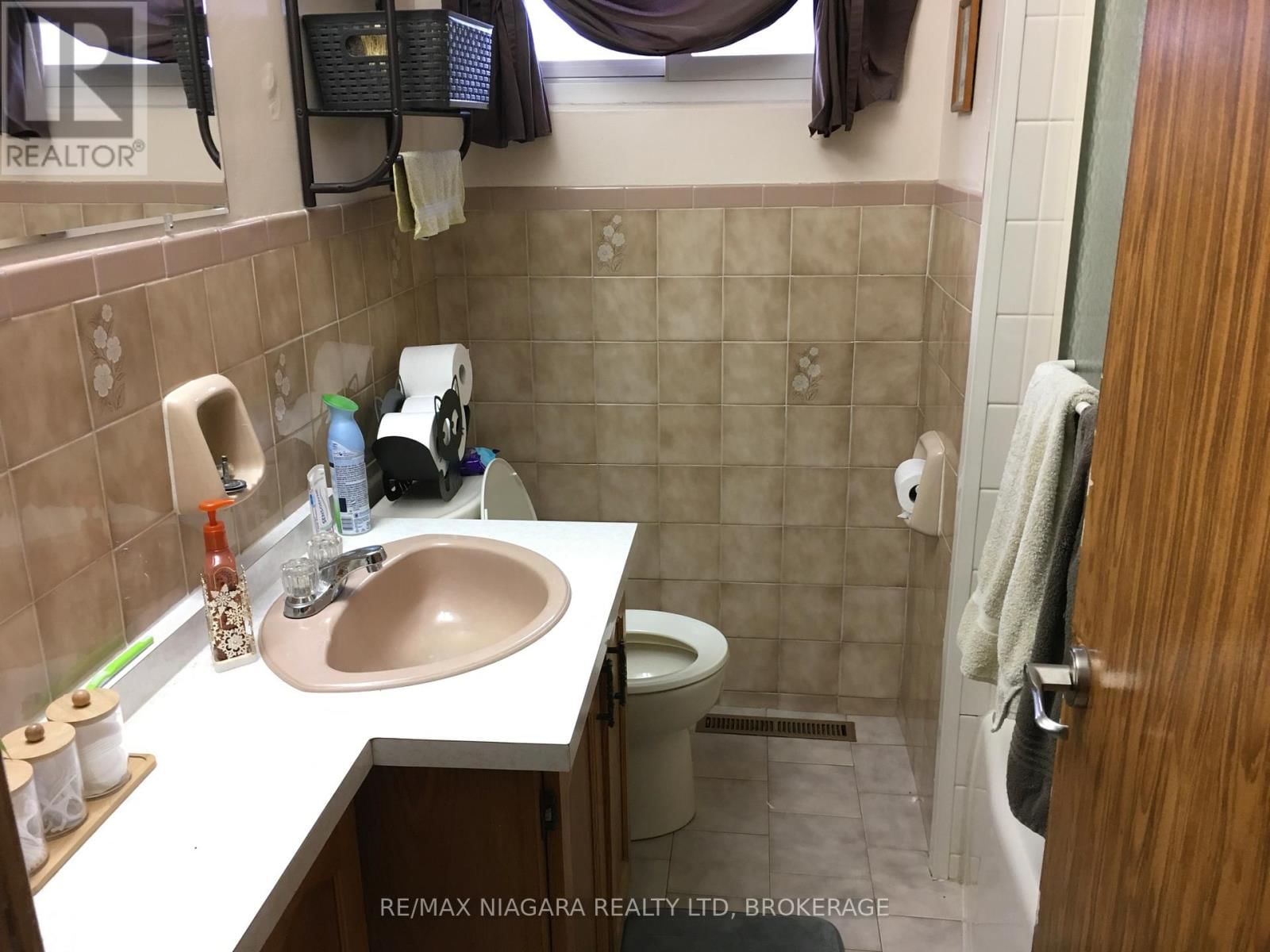 4577 DRUMMOND ROAD Image 29