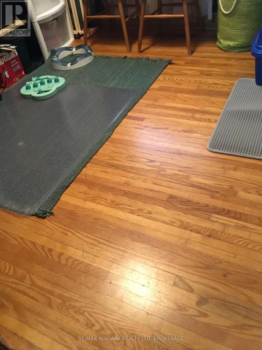 4577 DRUMMOND ROAD Image 32