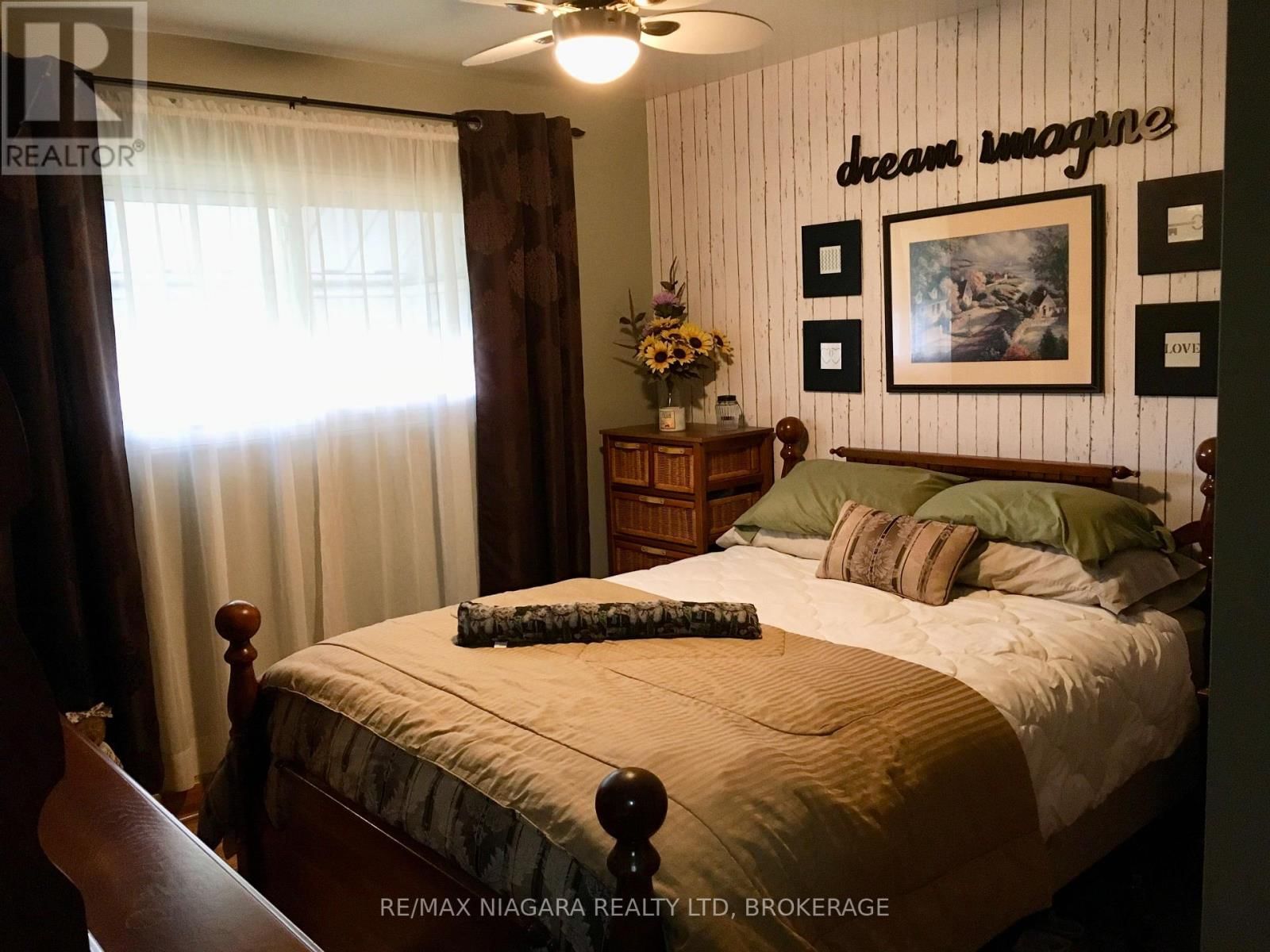 4577 DRUMMOND ROAD Image 37