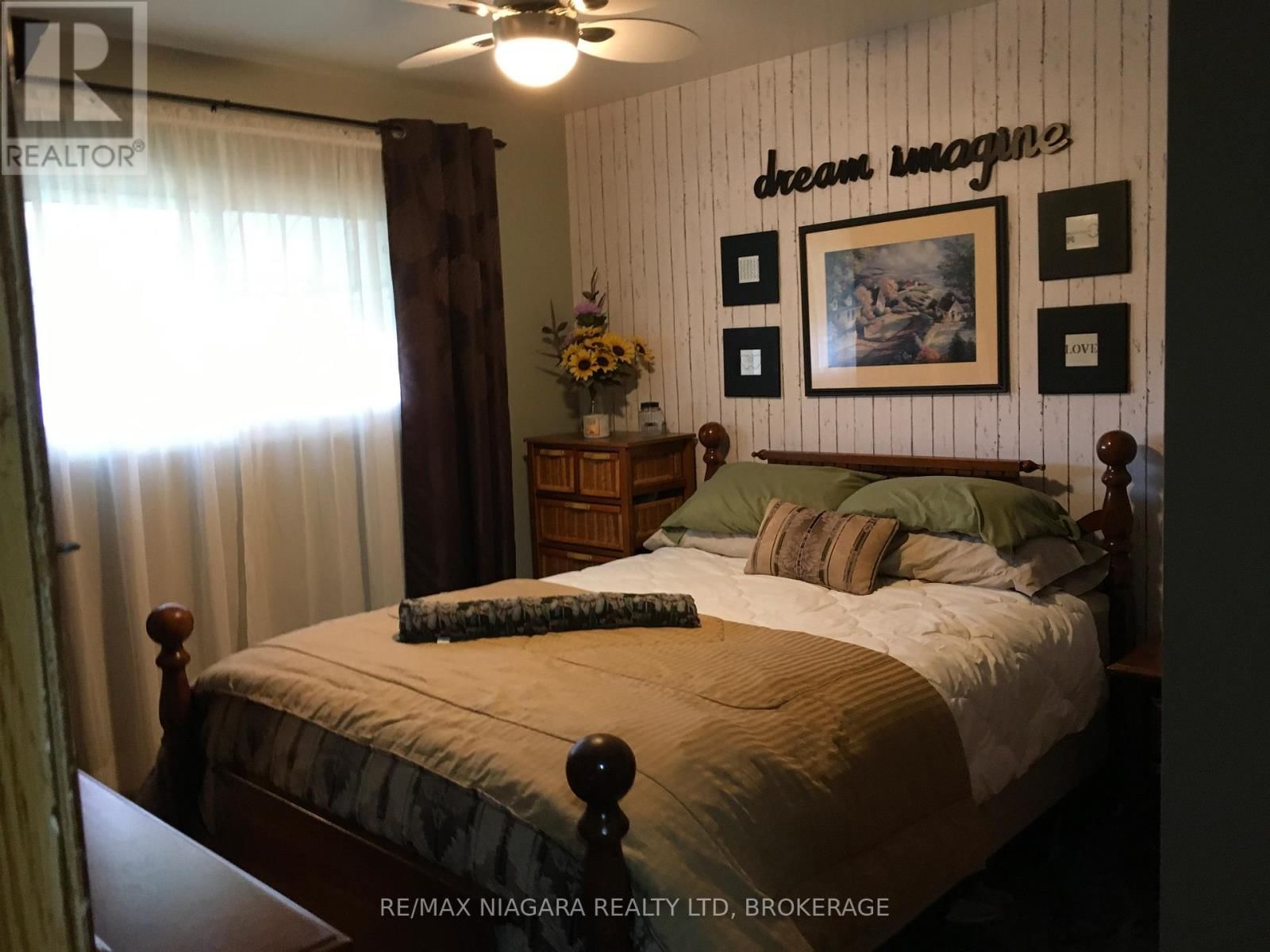 4577 DRUMMOND ROAD Image 39