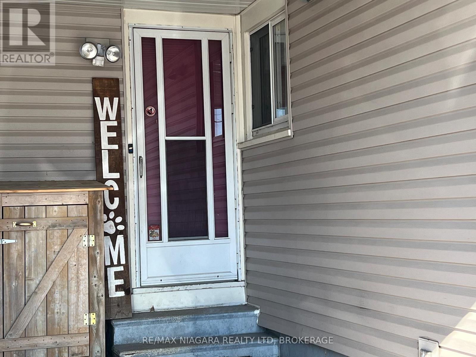 4577 DRUMMOND ROAD Image 4