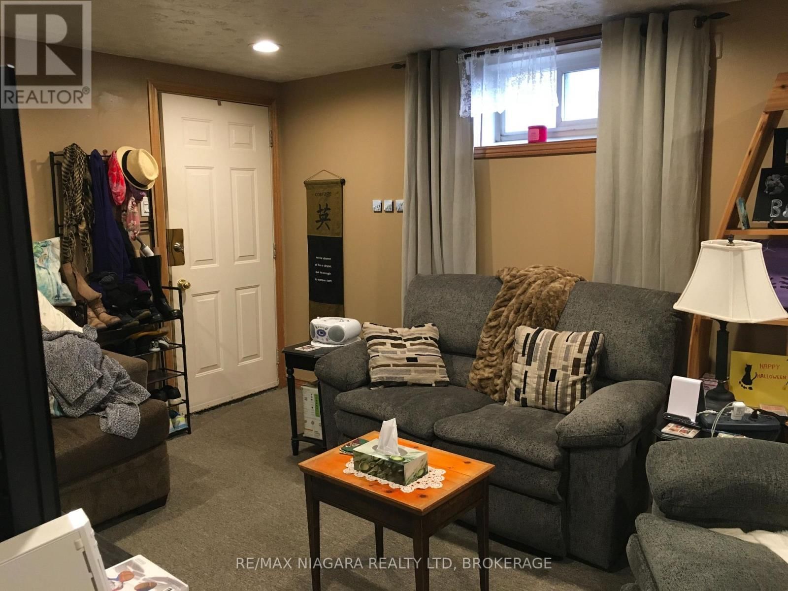 4577 DRUMMOND ROAD Image 45