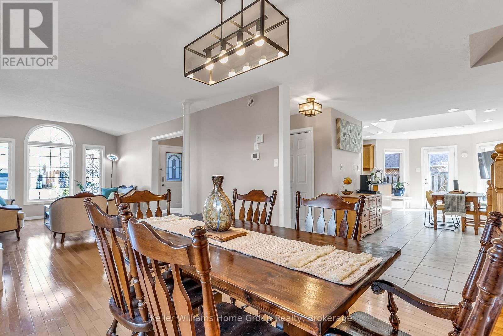 6 GIBBS CRESCENT Image 11