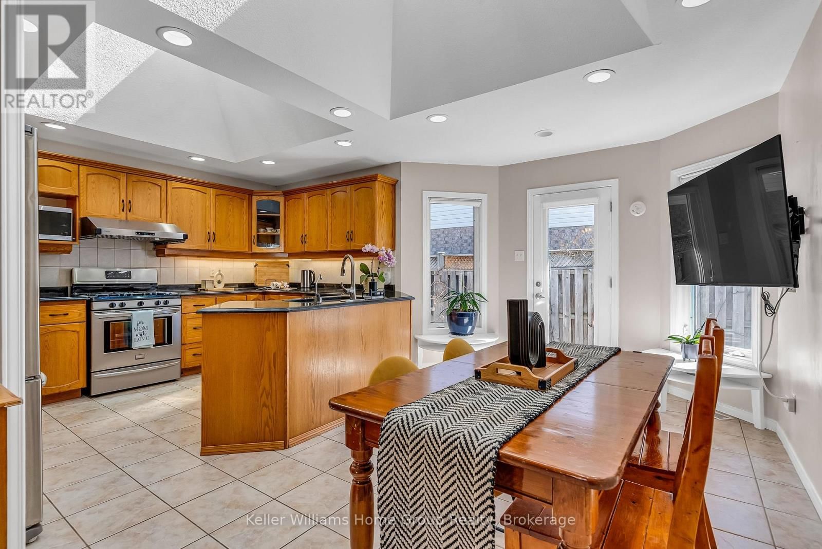 6 GIBBS CRESCENT Image 13