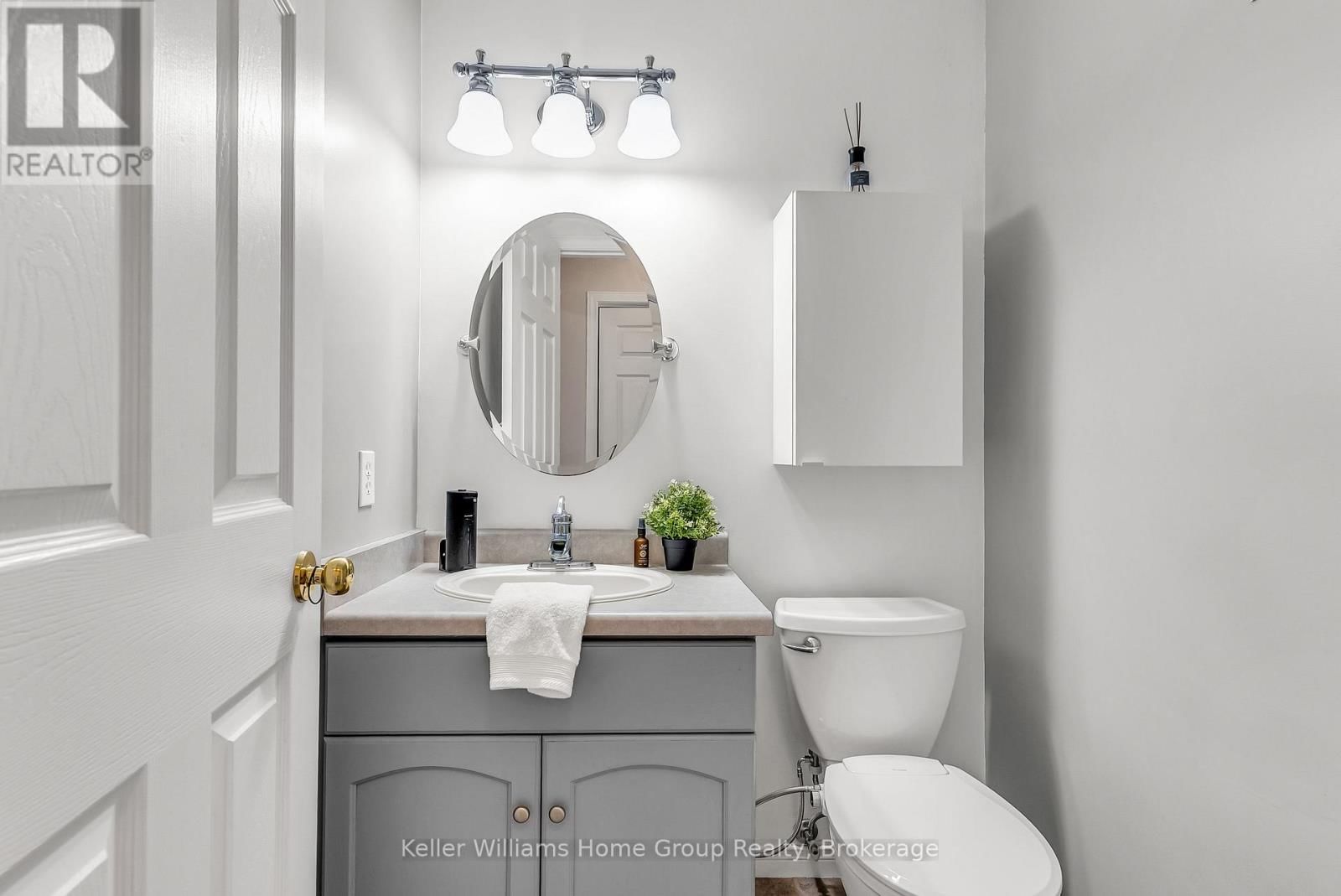 6 GIBBS CRESCENT Image 23