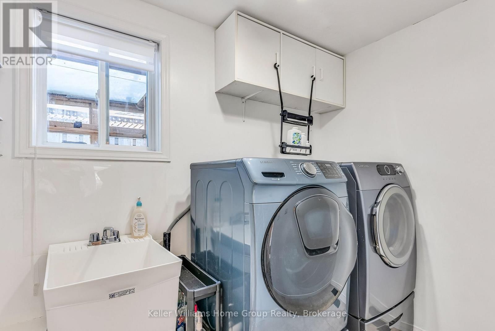 6 GIBBS CRESCENT Image 24