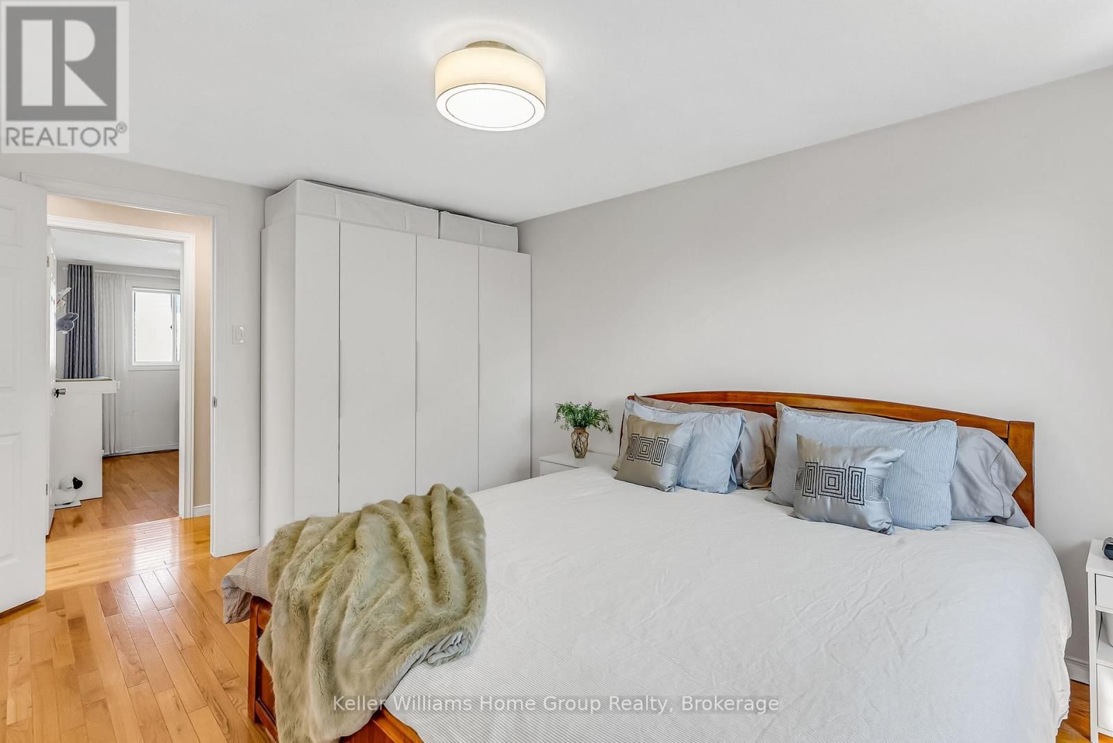 6 GIBBS CRESCENT Image 26