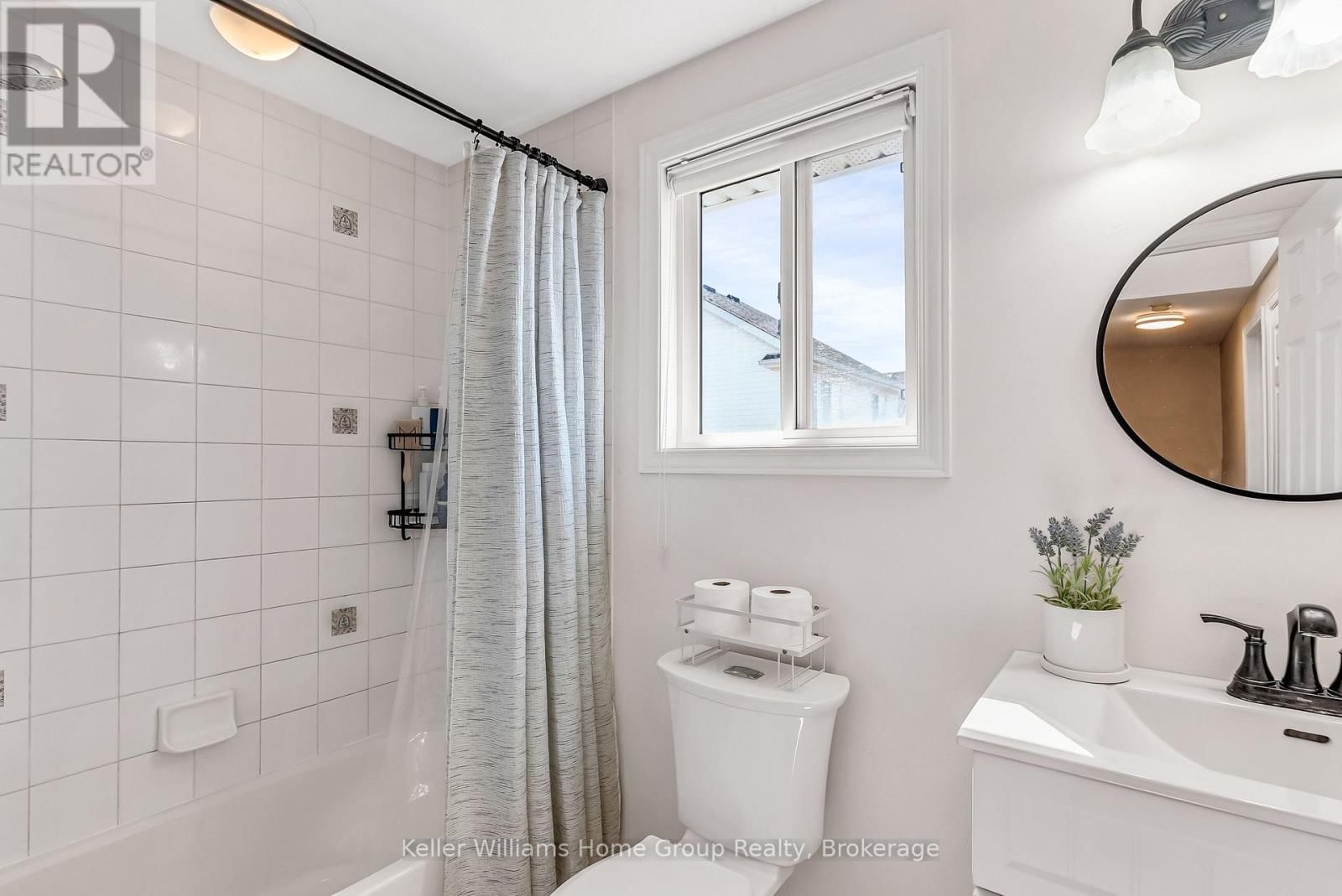 6 GIBBS CRESCENT Image 31