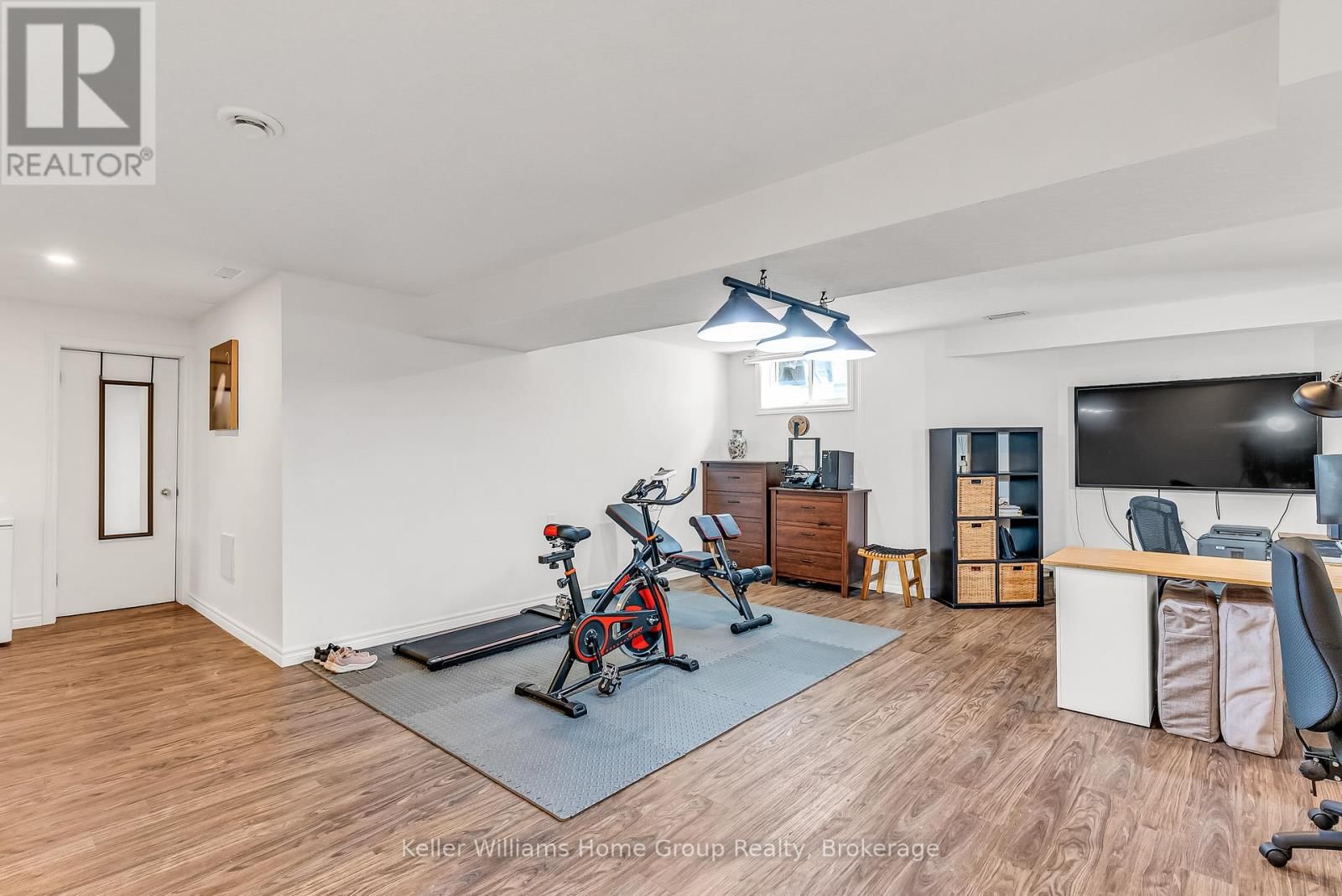 6 GIBBS CRESCENT Image 33