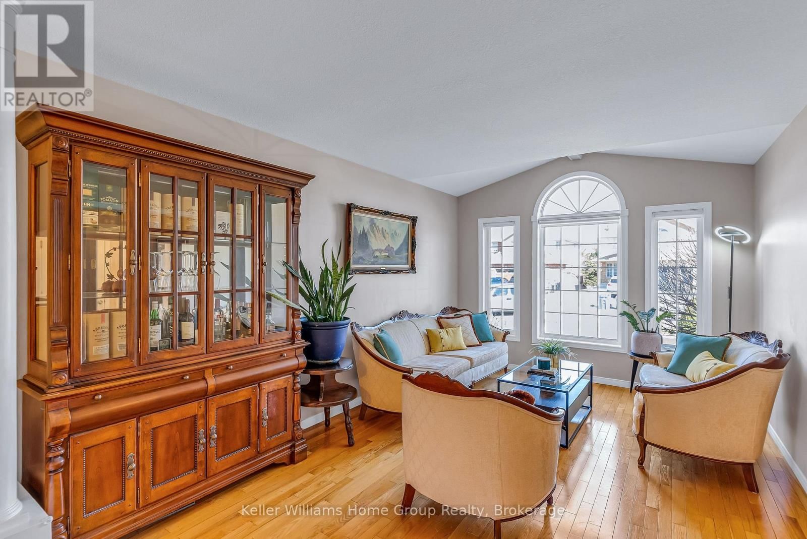 6 GIBBS CRESCENT Image 8