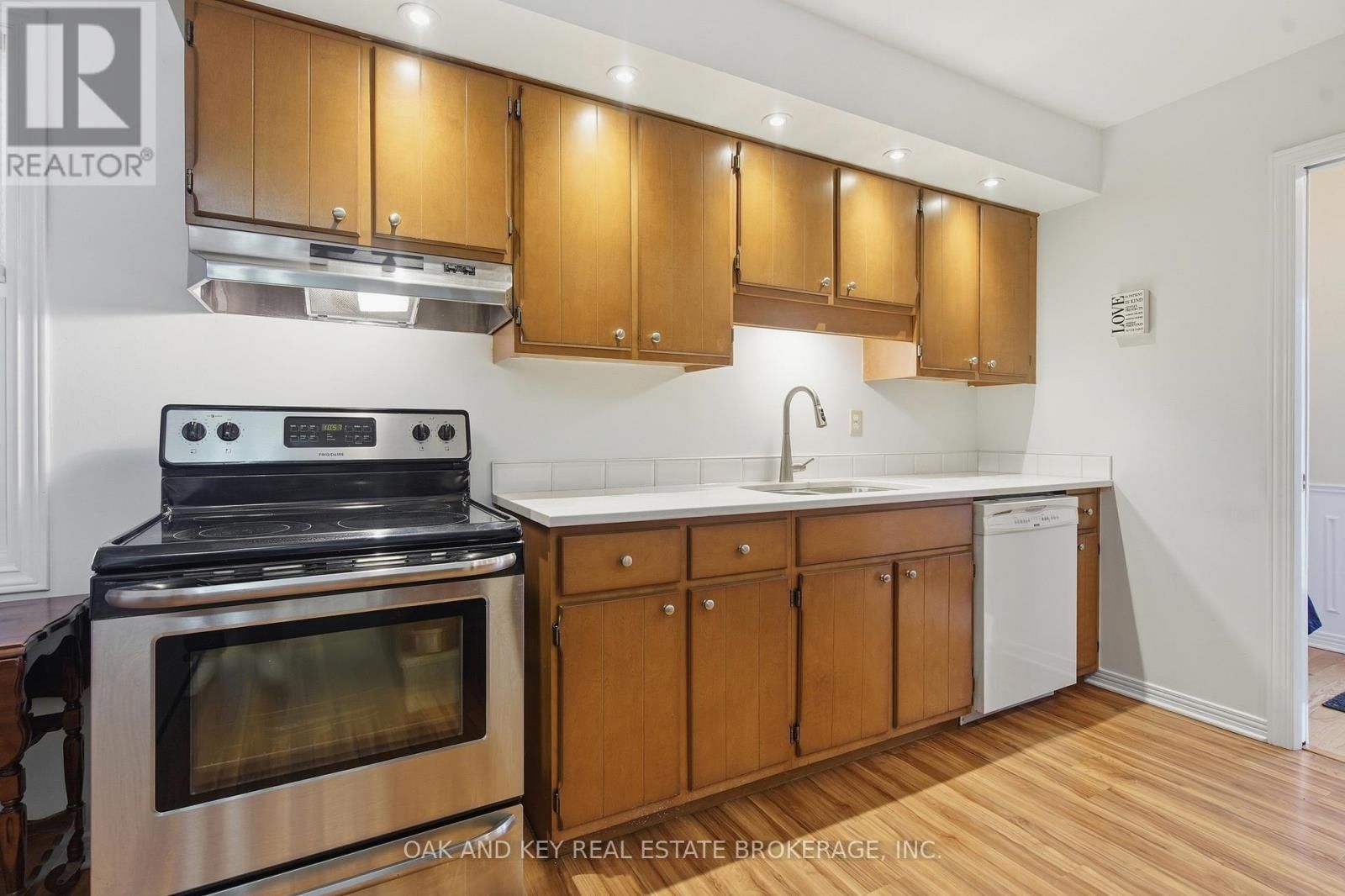 133 FAIRLANE AVENUE Image 14