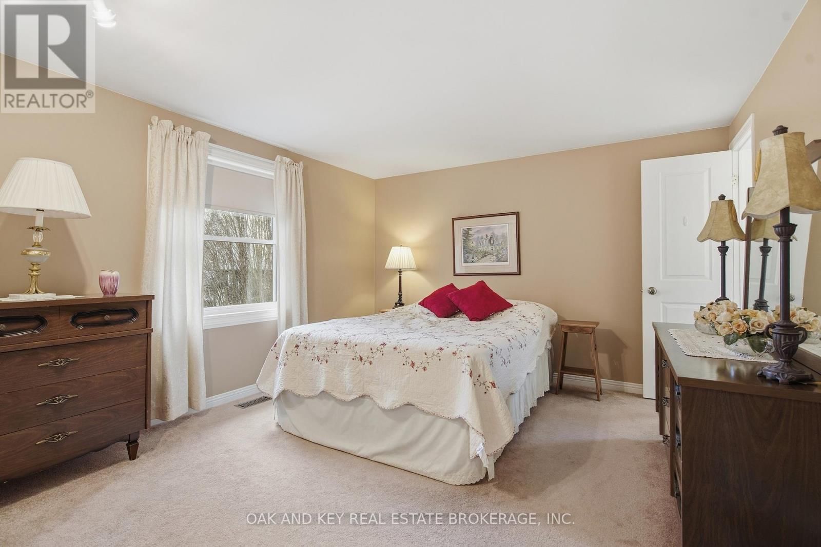 133 FAIRLANE AVENUE Image 19