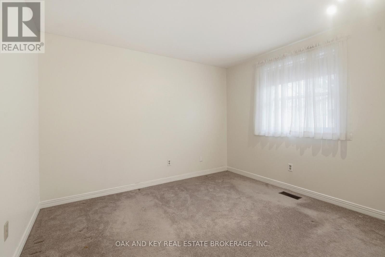 133 FAIRLANE AVENUE Image 24