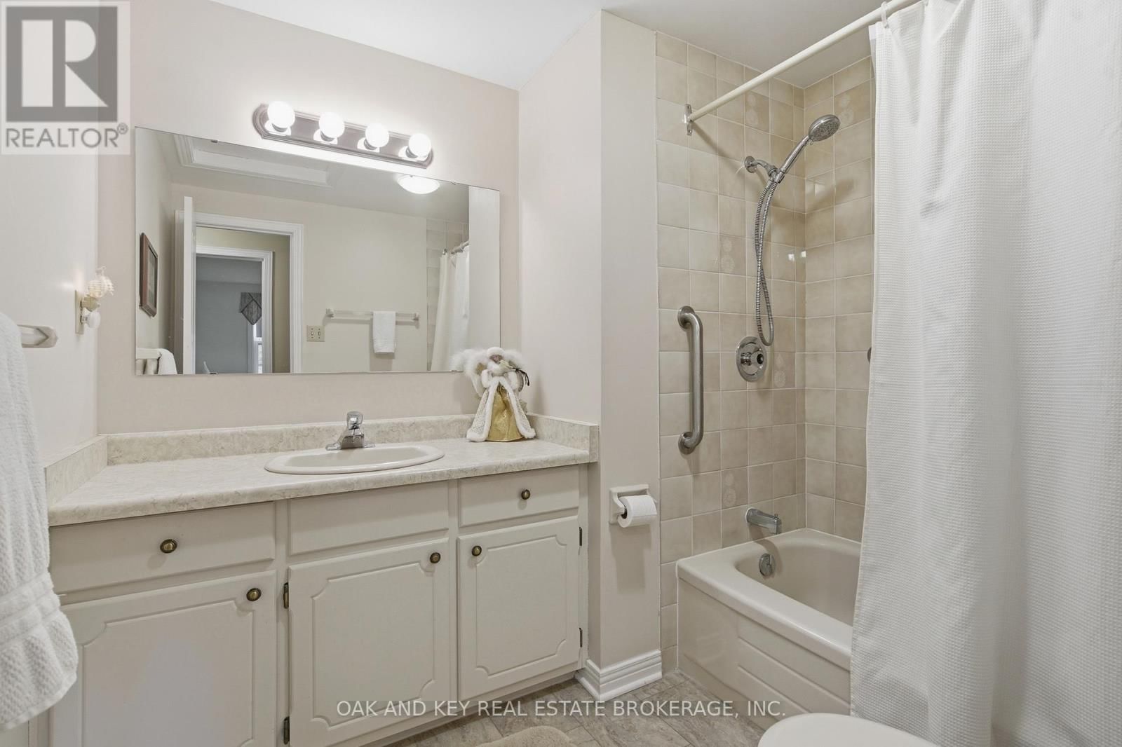 133 FAIRLANE AVENUE Image 26