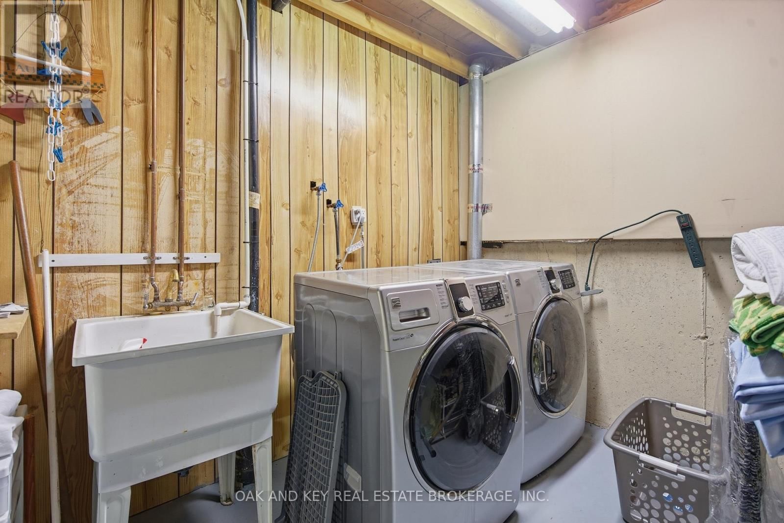 133 FAIRLANE AVENUE Image 38