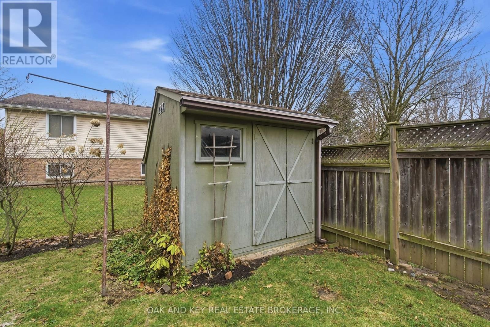 133 FAIRLANE AVENUE Image 45