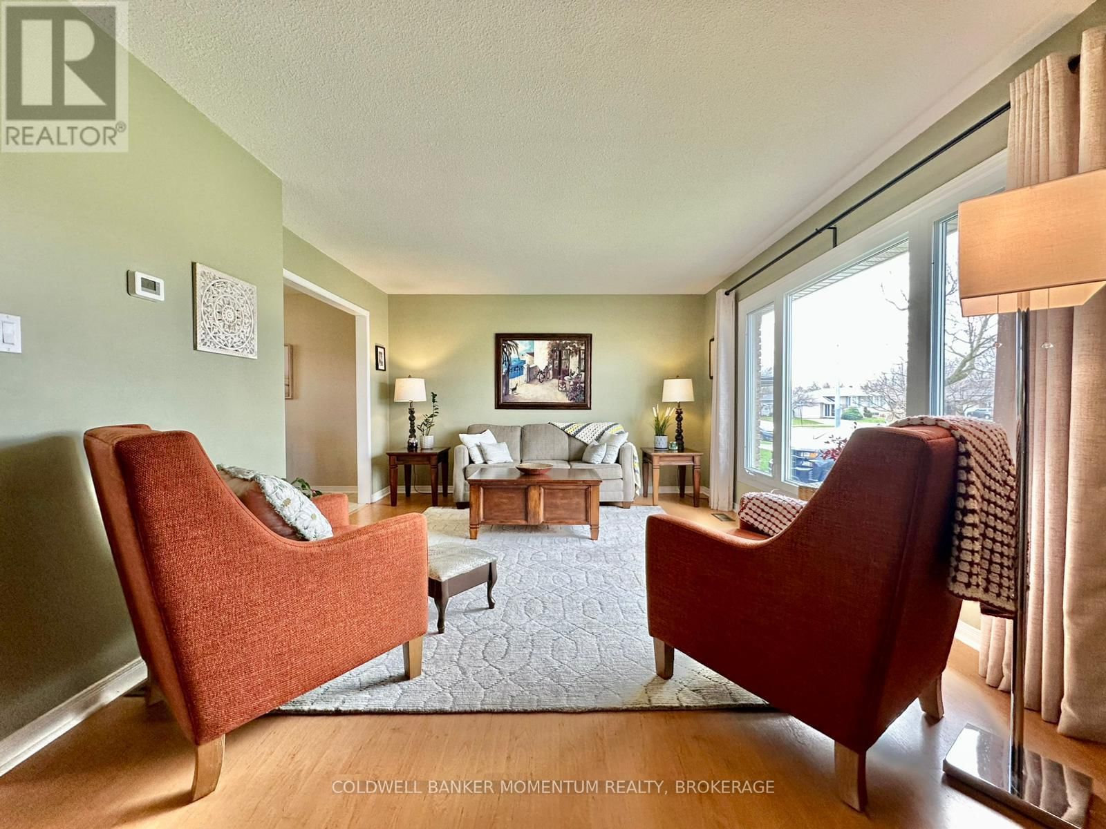 99 ERIN CRESCENT Image 10