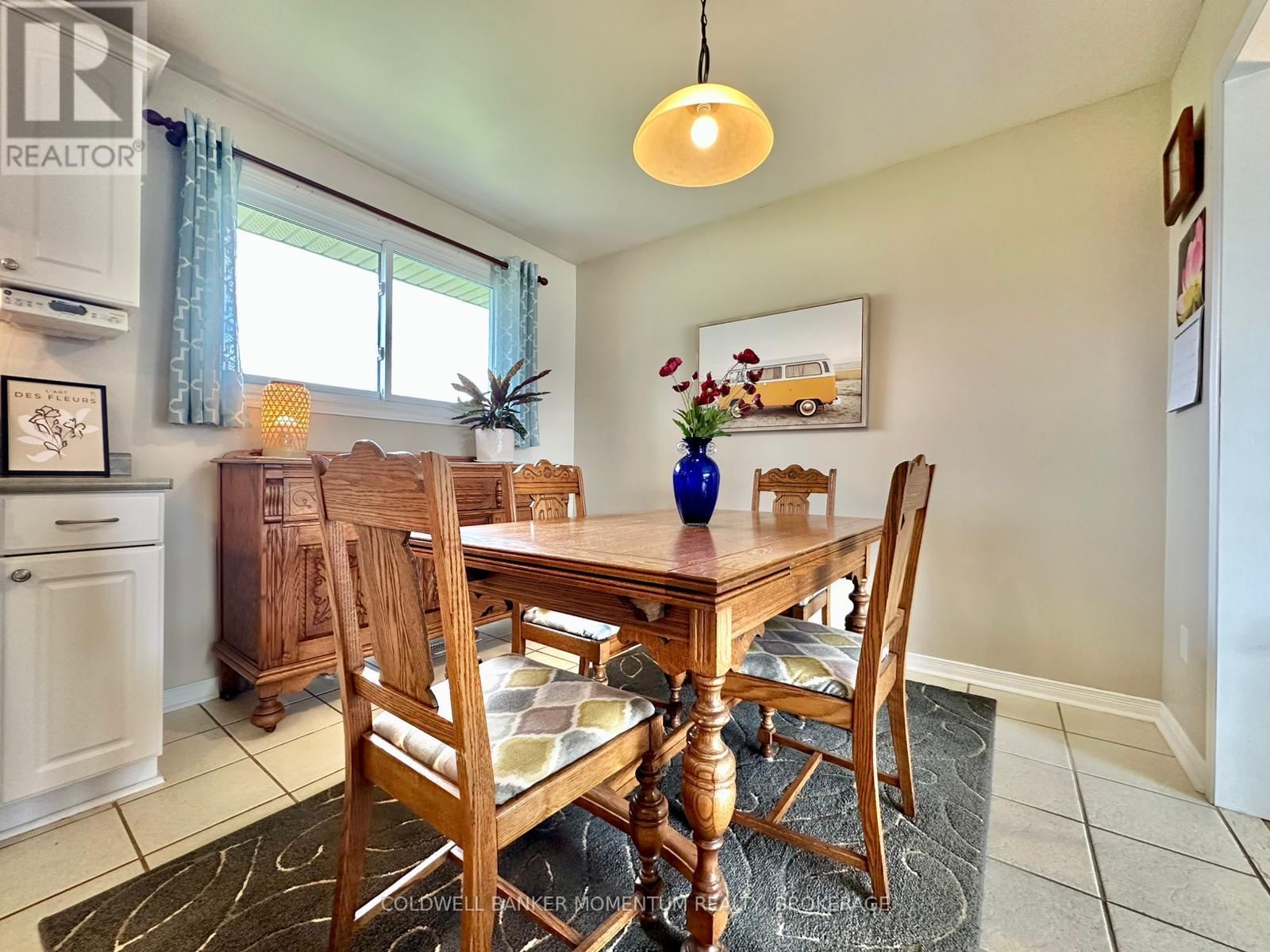 99 ERIN CRESCENT Image 16