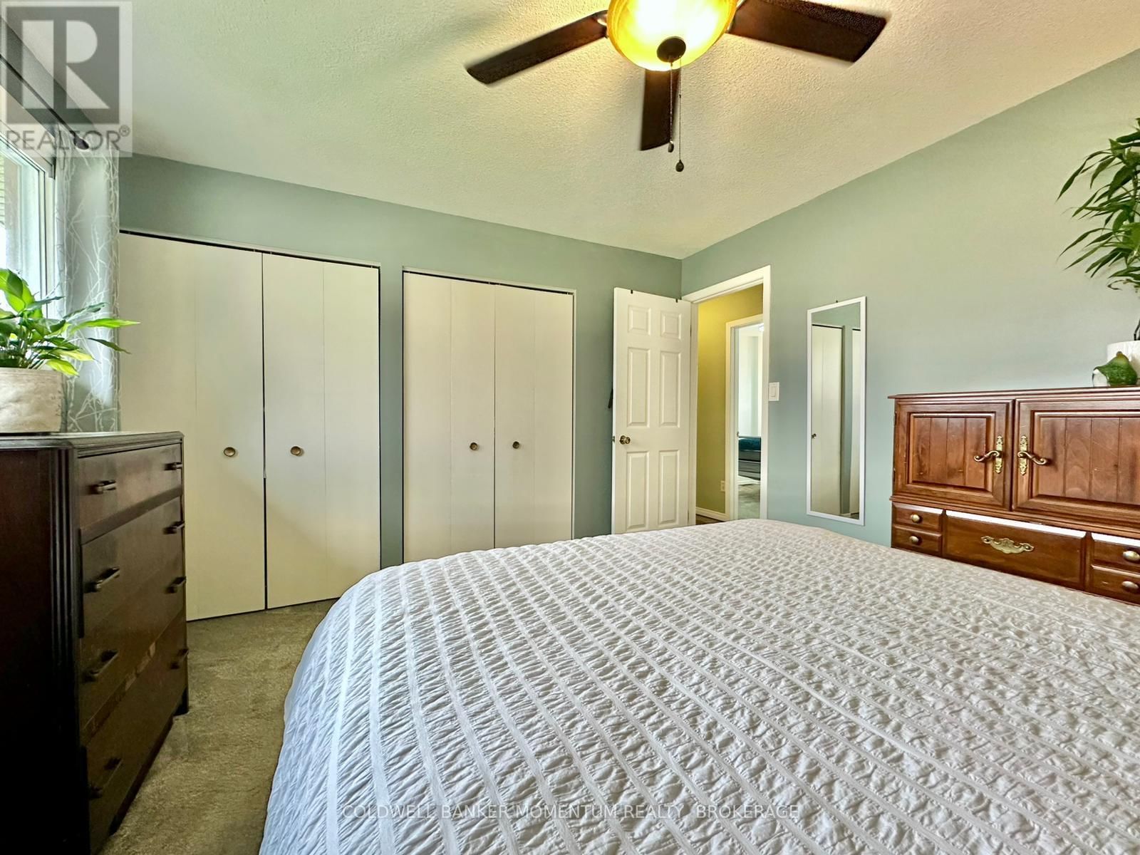 99 ERIN CRESCENT Image 25