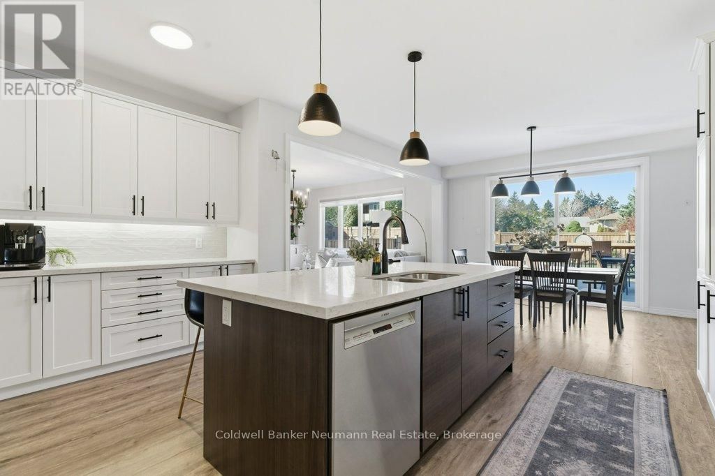 96 HARPIN WAY EAST Image 14