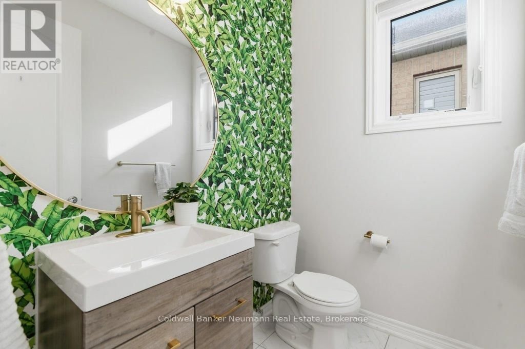 96 HARPIN WAY EAST Image 21