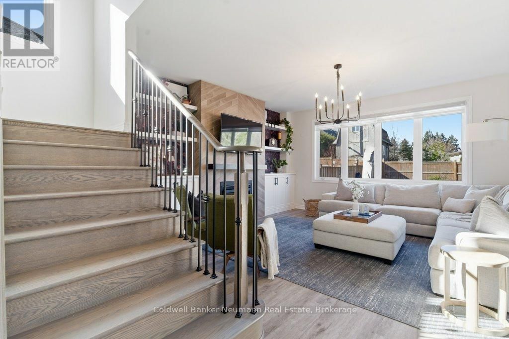 96 HARPIN WAY EAST Image 22