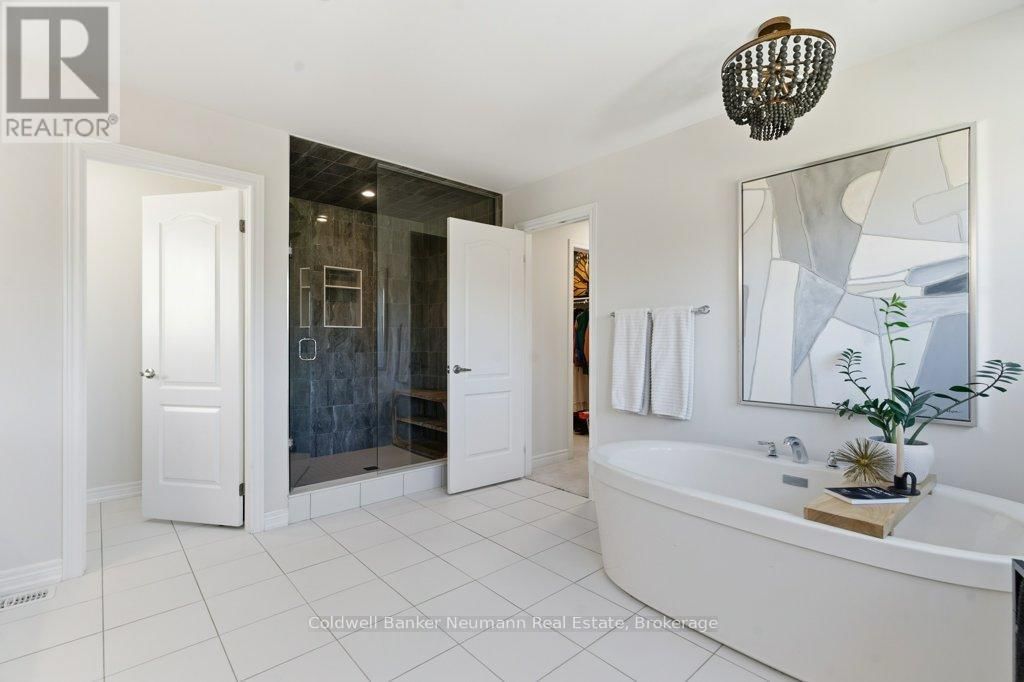 96 HARPIN WAY EAST Image 28