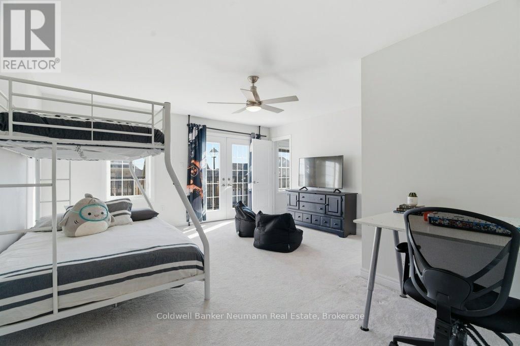 96 HARPIN WAY EAST Image 31