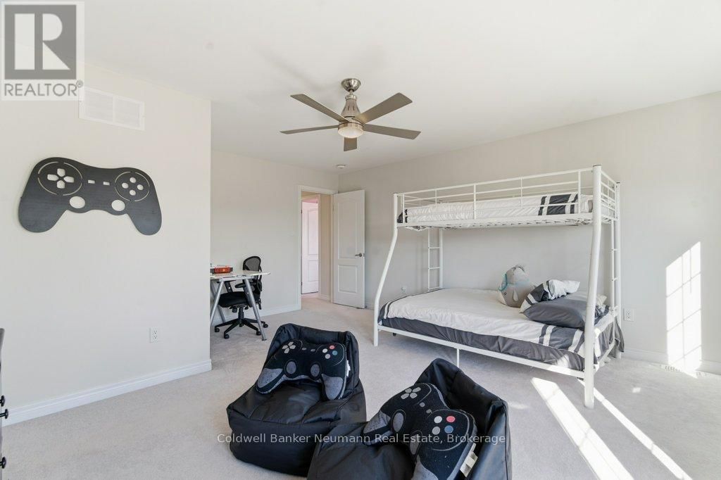 96 HARPIN WAY EAST Image 32