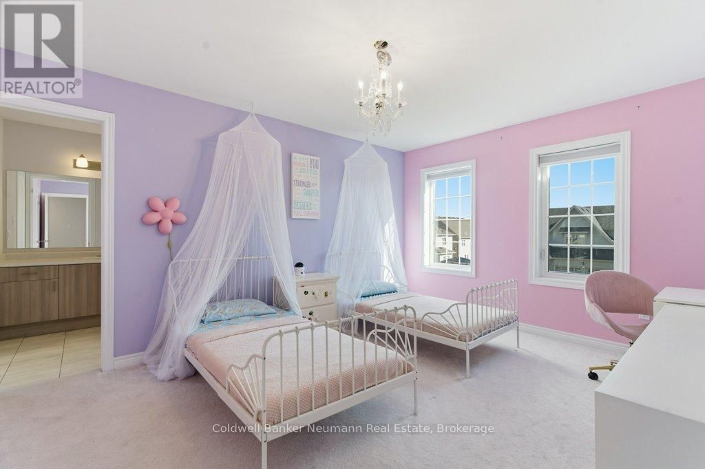 96 HARPIN WAY EAST Image 33