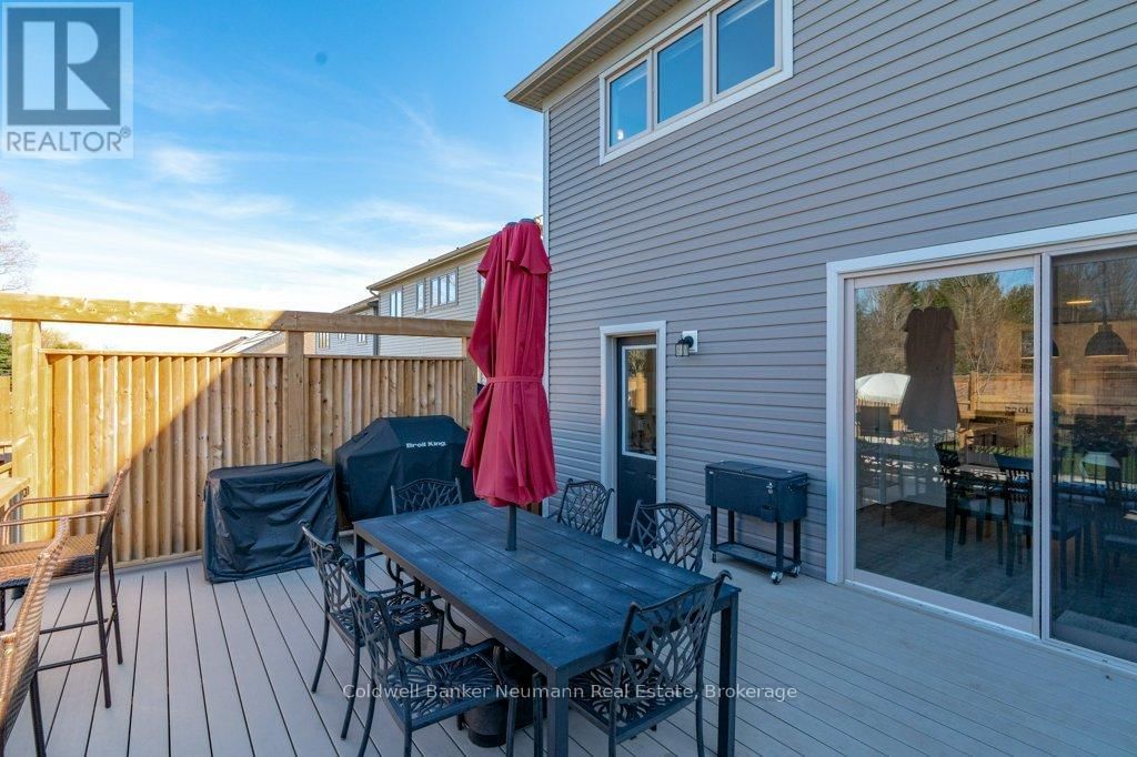 96 HARPIN WAY EAST Image 40