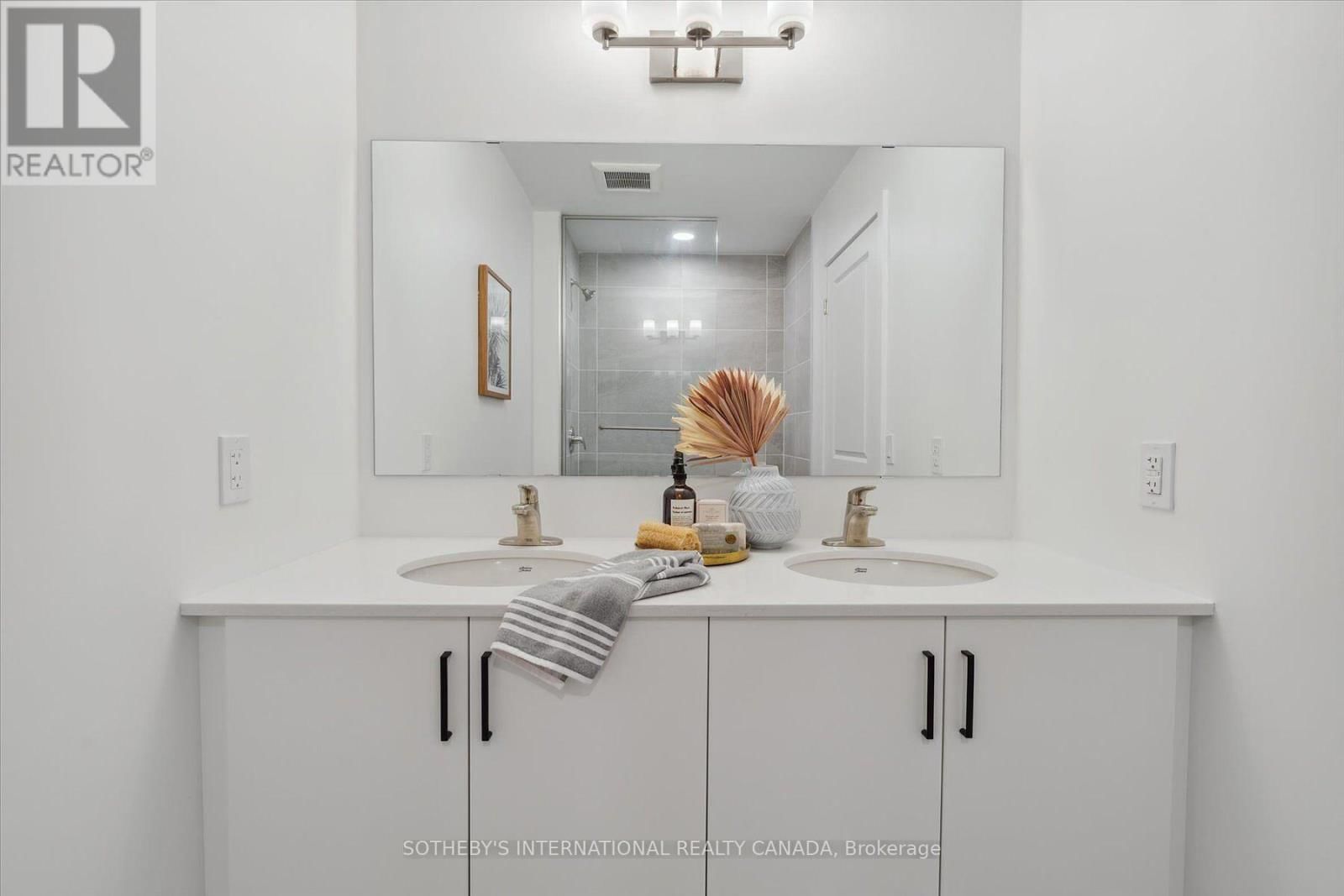 306 - 19B WEST STREET NORTH Image 17