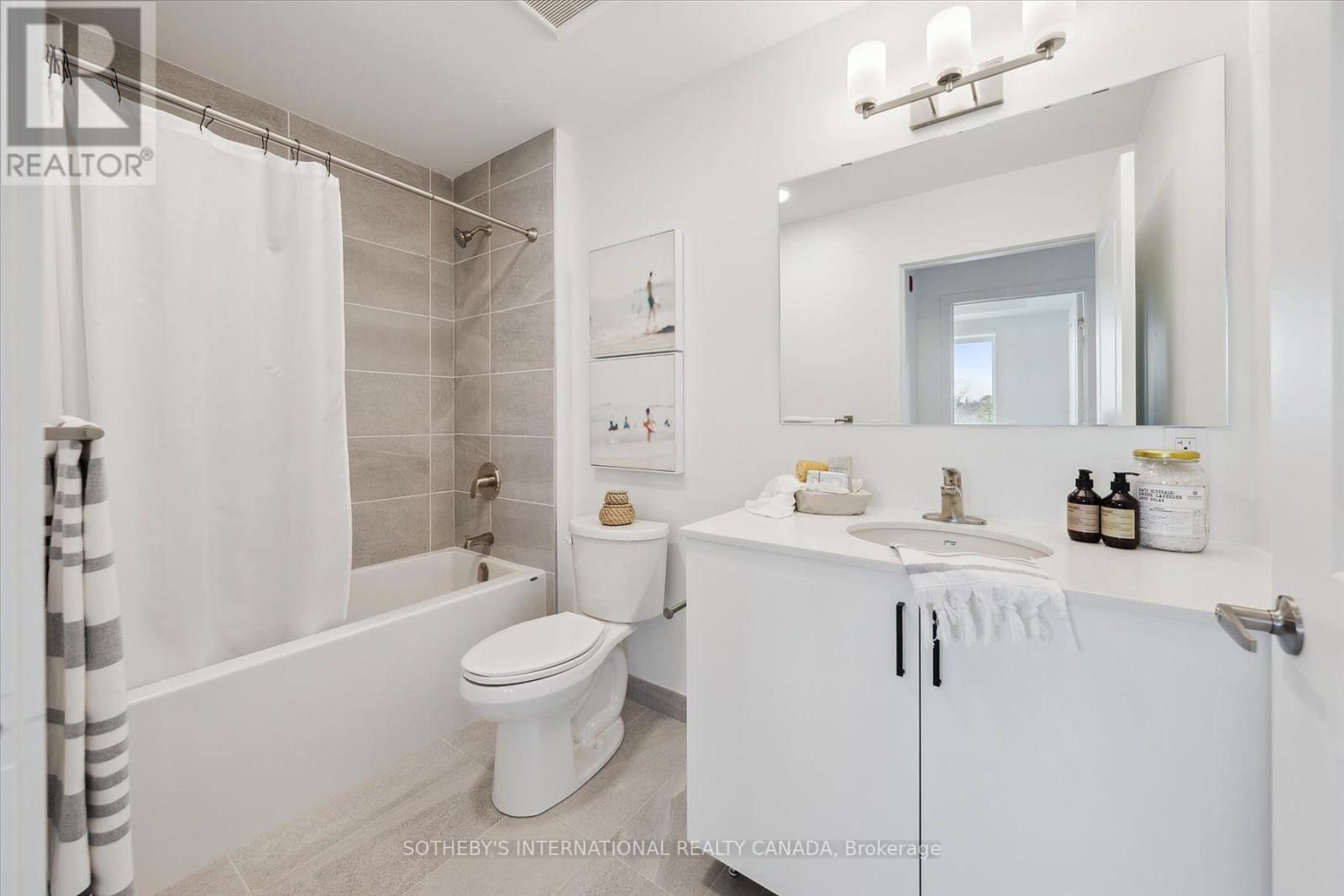 306 - 19B WEST STREET NORTH Image 21