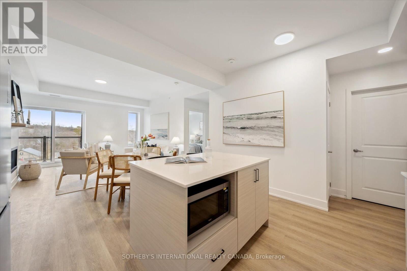 306 - 19B WEST STREET NORTH Image 25