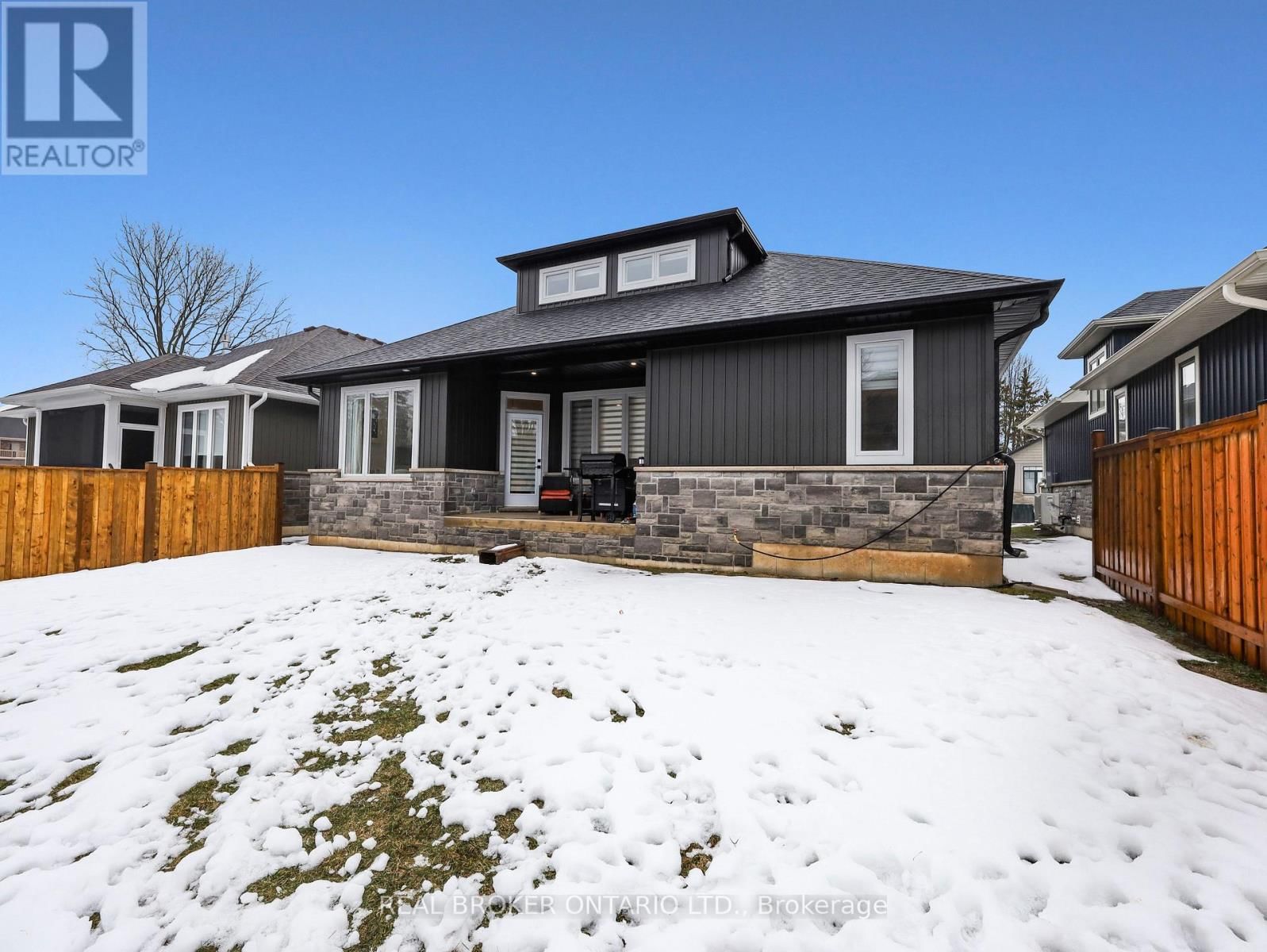 11 - 68 CEDAR STREET Image 25