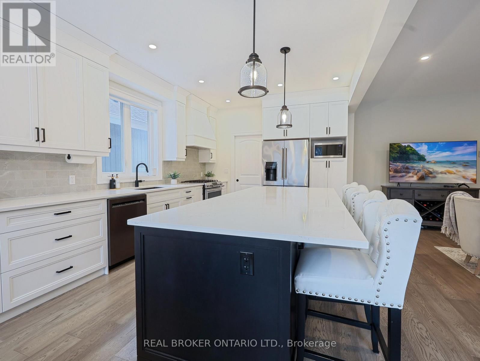 11 - 68 CEDAR STREET Image 4