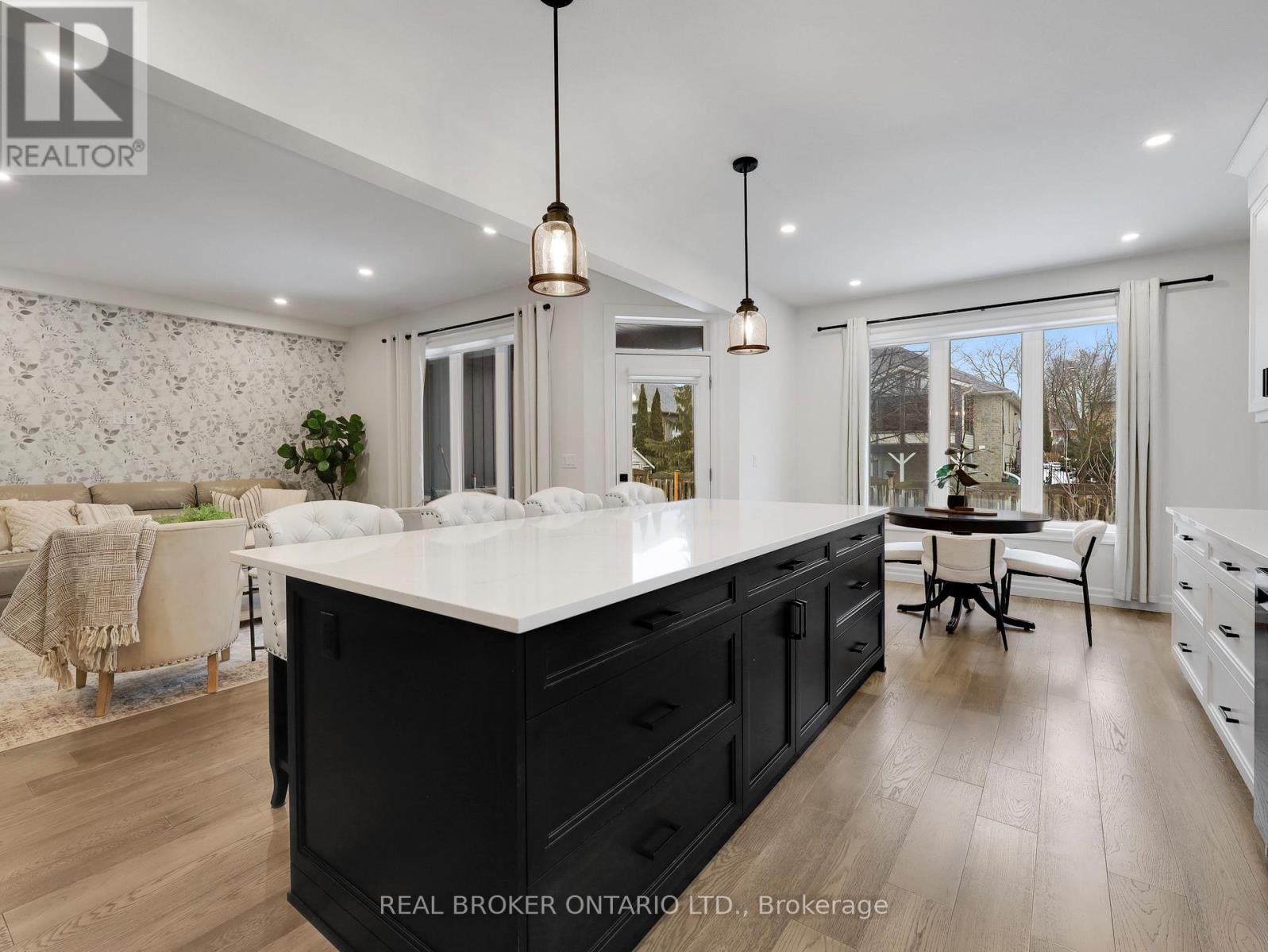 11 - 68 CEDAR STREET Image 6